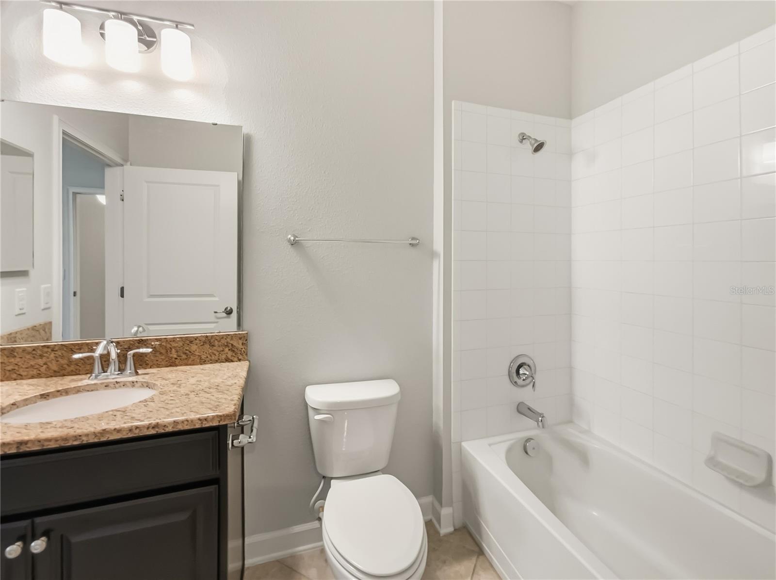 Image 16 of 20 For 3542 Fairwaters Court D
