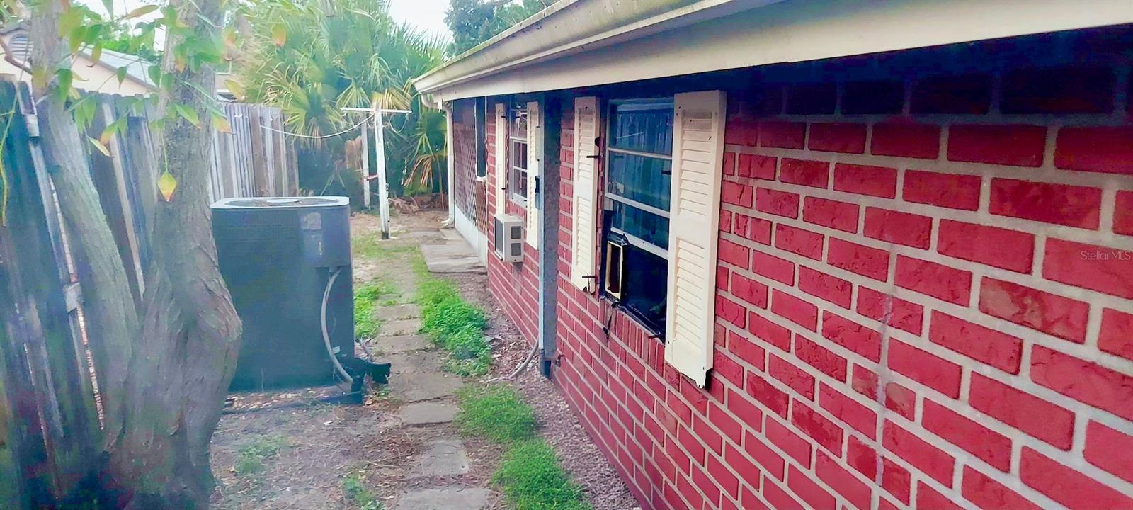 Image 11 of 12 For 2256 Smathers Circle S