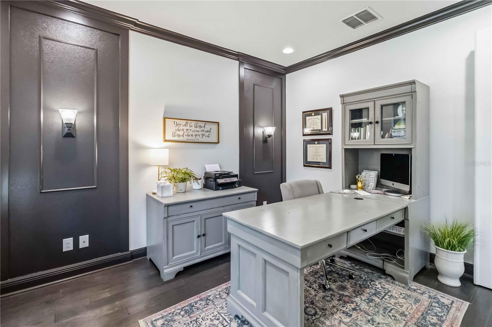 Image 12 of 60 For 1004 Vinsetta Circle