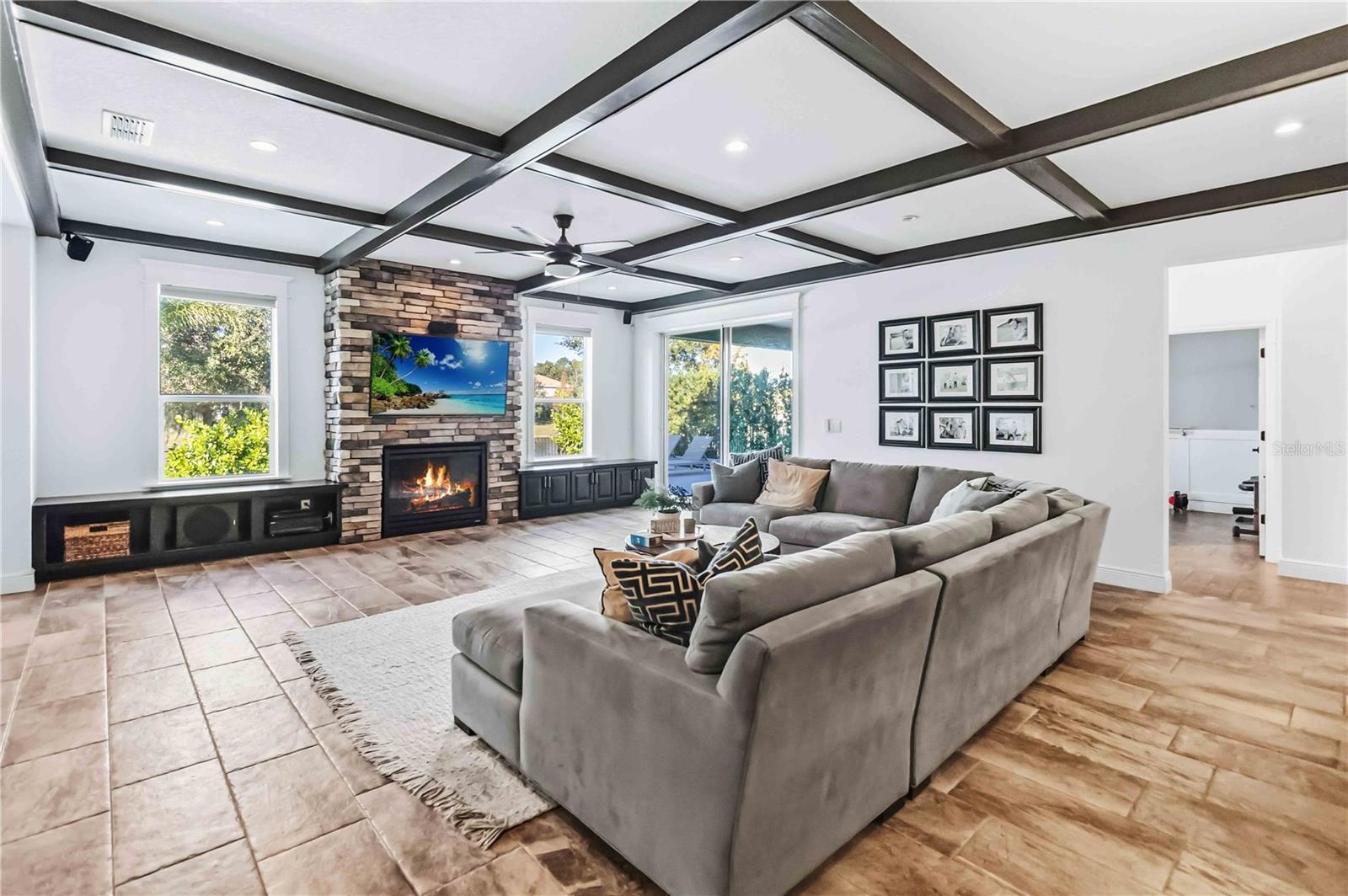 Image 13 of 60 For 1004 Vinsetta Circle