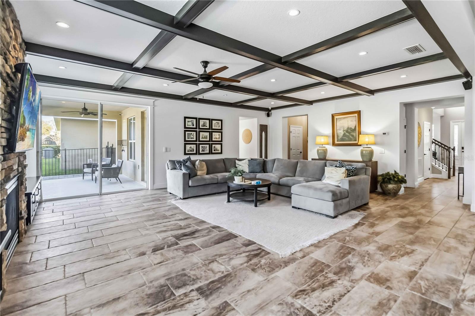 Image 16 of 60 For 1004 Vinsetta Circle