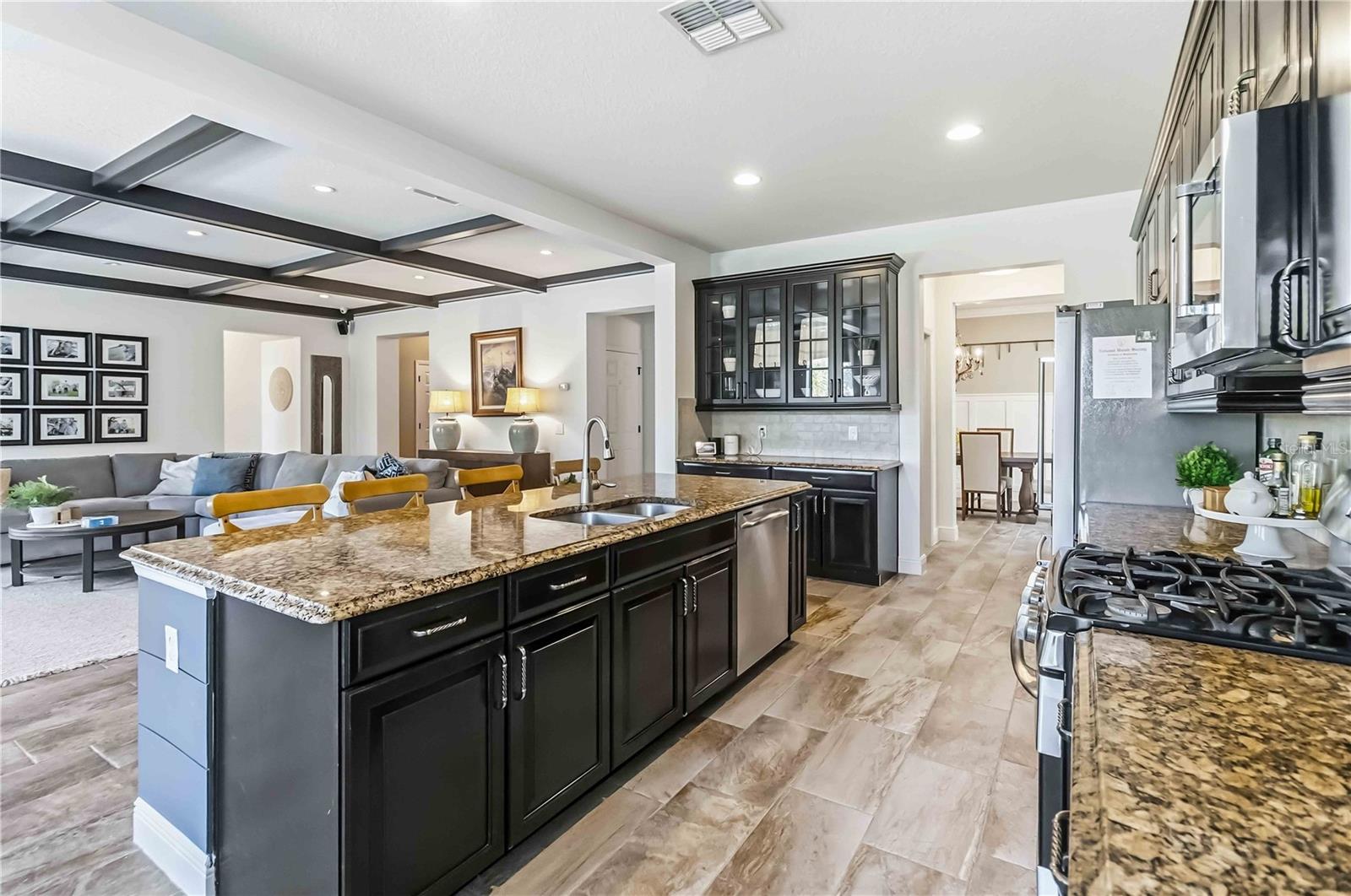 Image 17 of 60 For 1004 Vinsetta Circle