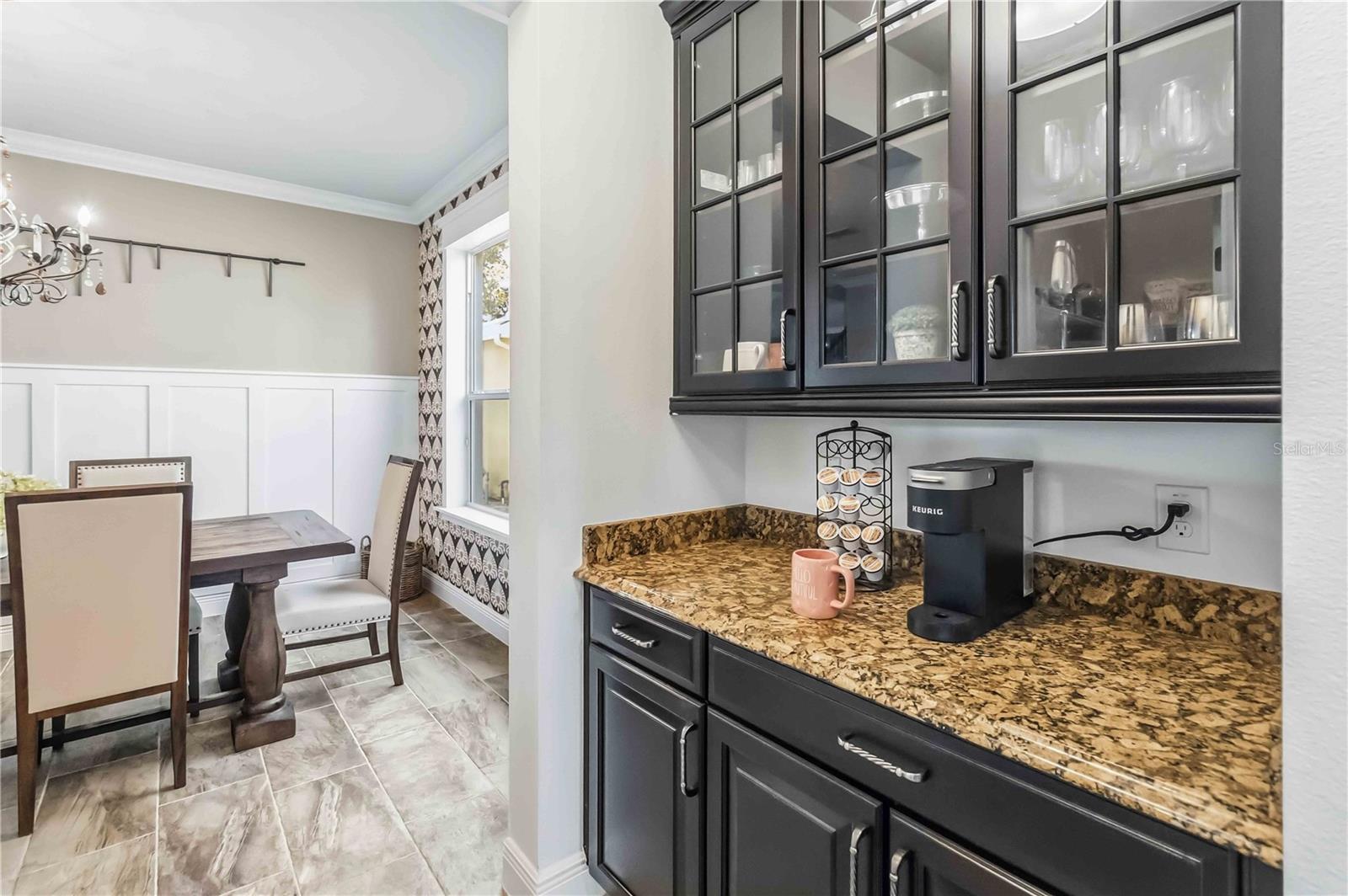 Image 21 of 60 For 1004 Vinsetta Circle