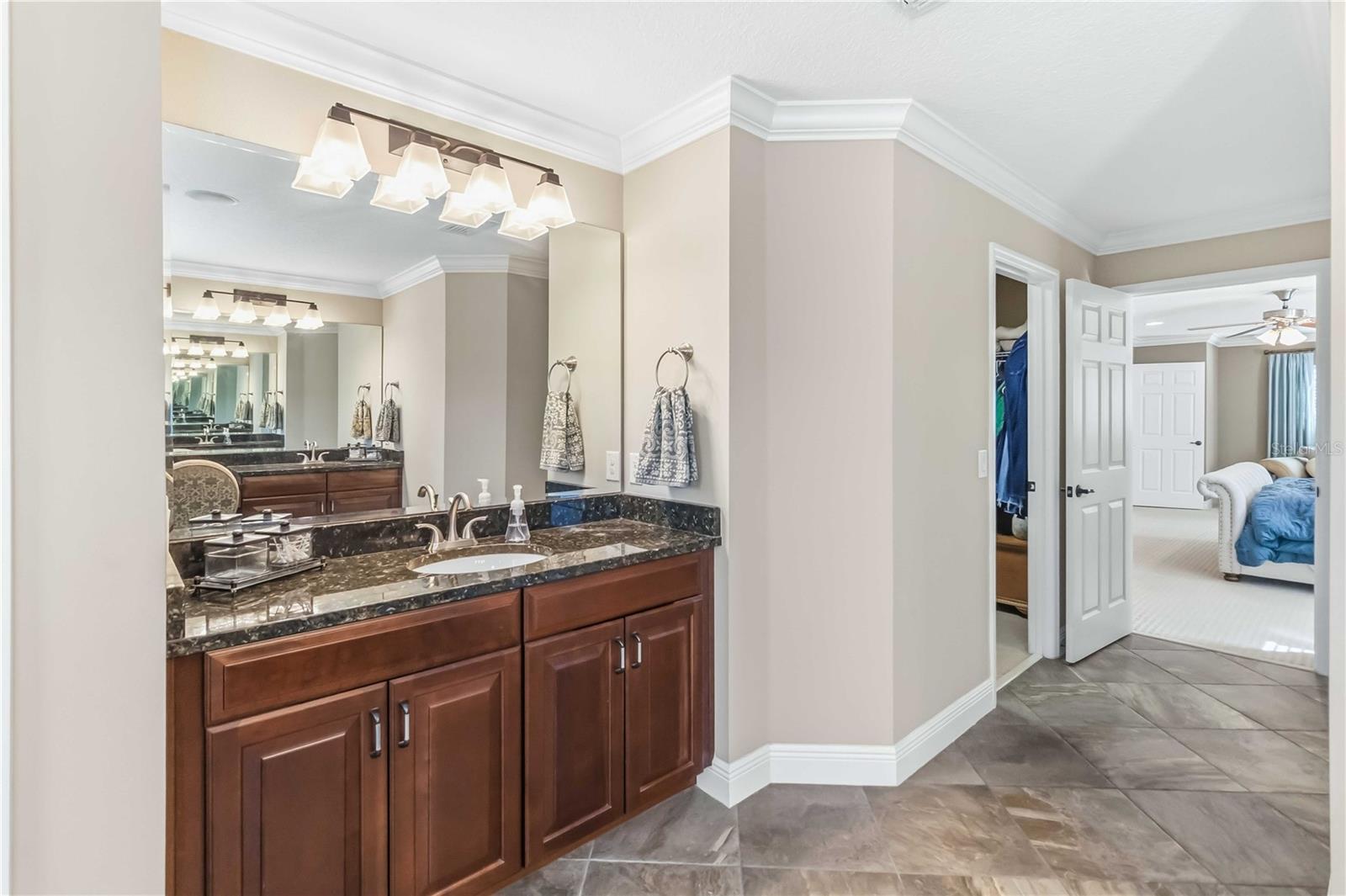 Image 31 of 60 For 1004 Vinsetta Circle