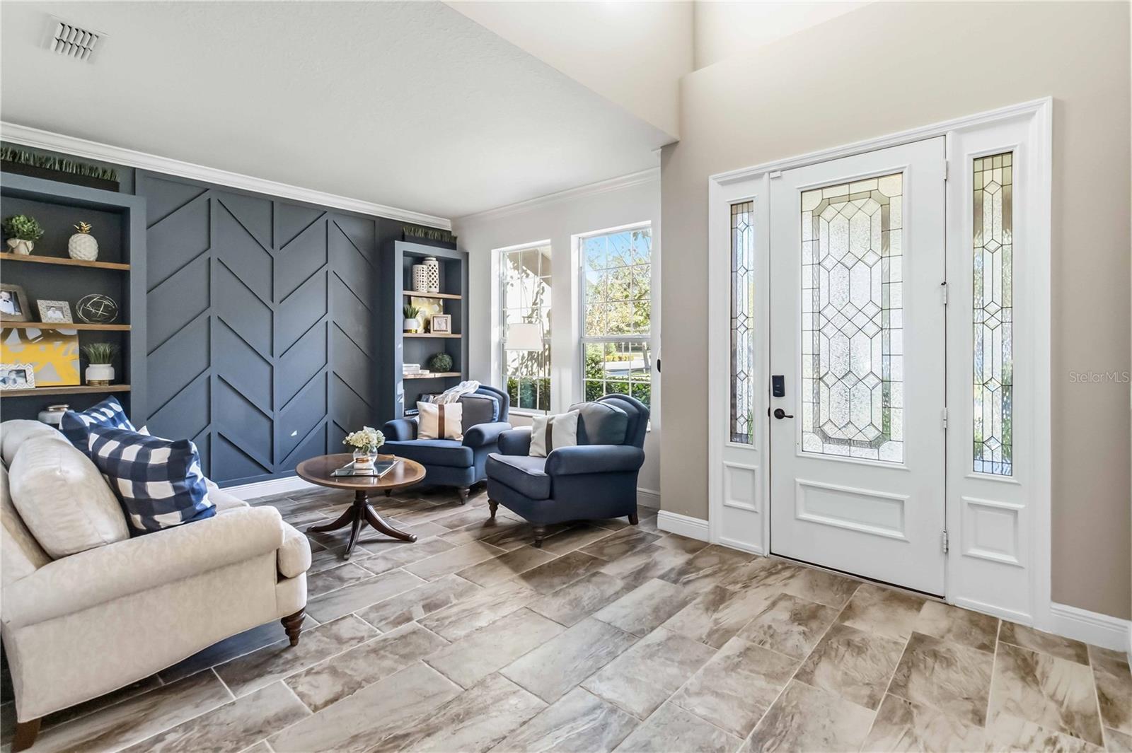 Image 6 of 60 For 1004 Vinsetta Circle