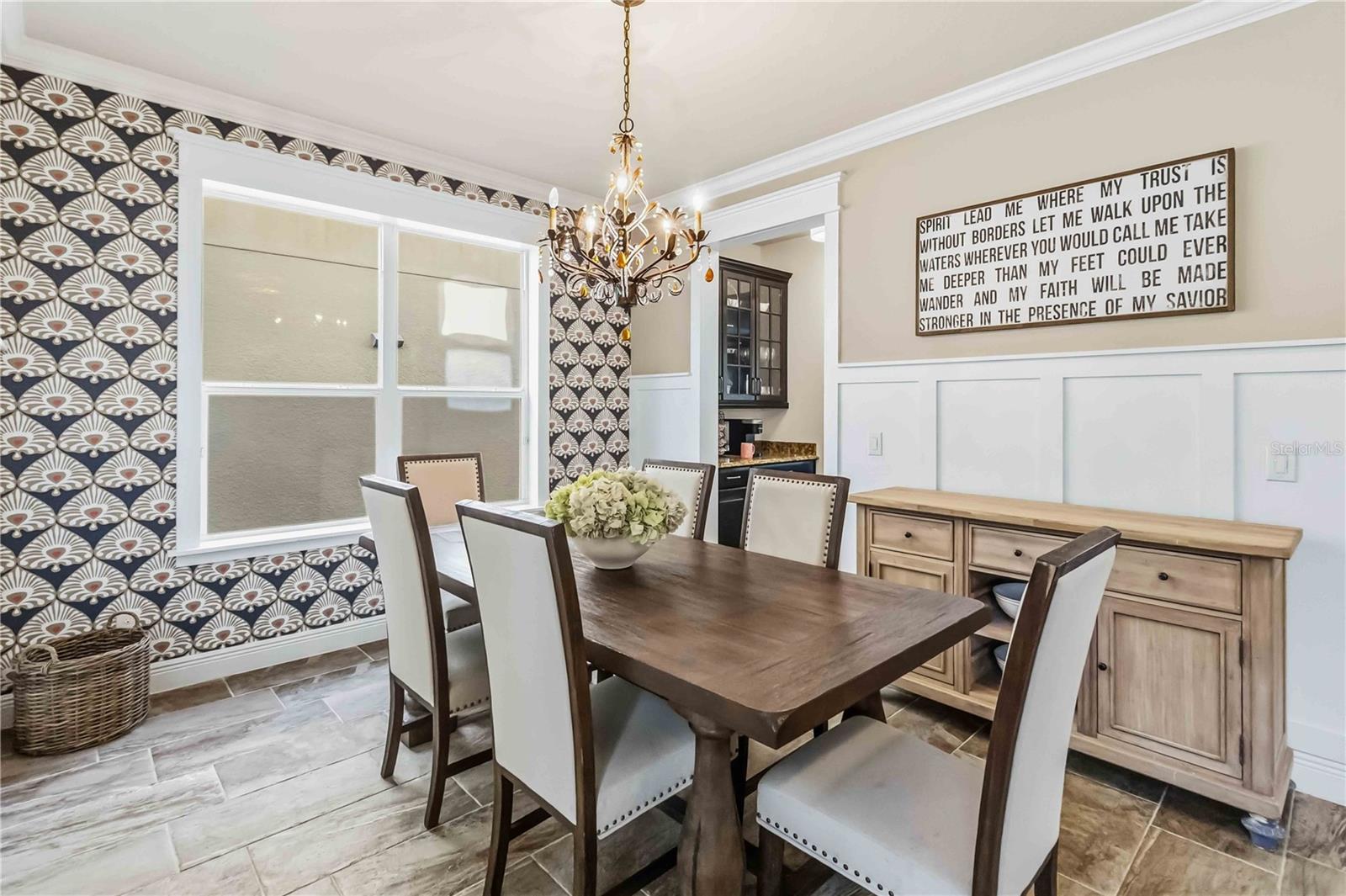 Image 9 of 60 For 1004 Vinsetta Circle