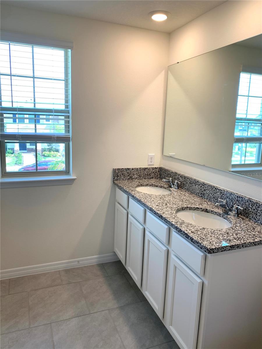 Image 16 of 39 For 13118 Bounty Avenue