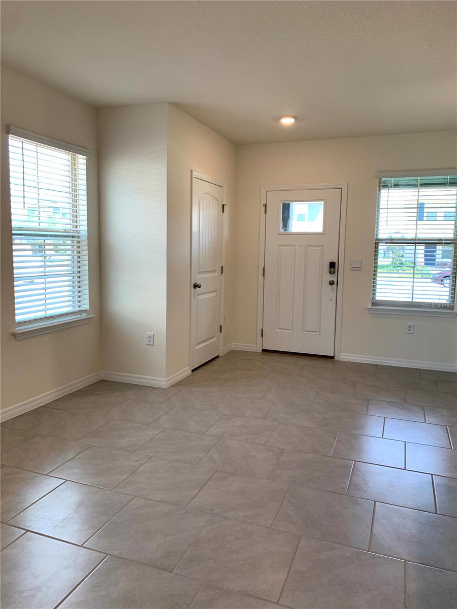 Image 7 of 39 For 13118 Bounty Avenue