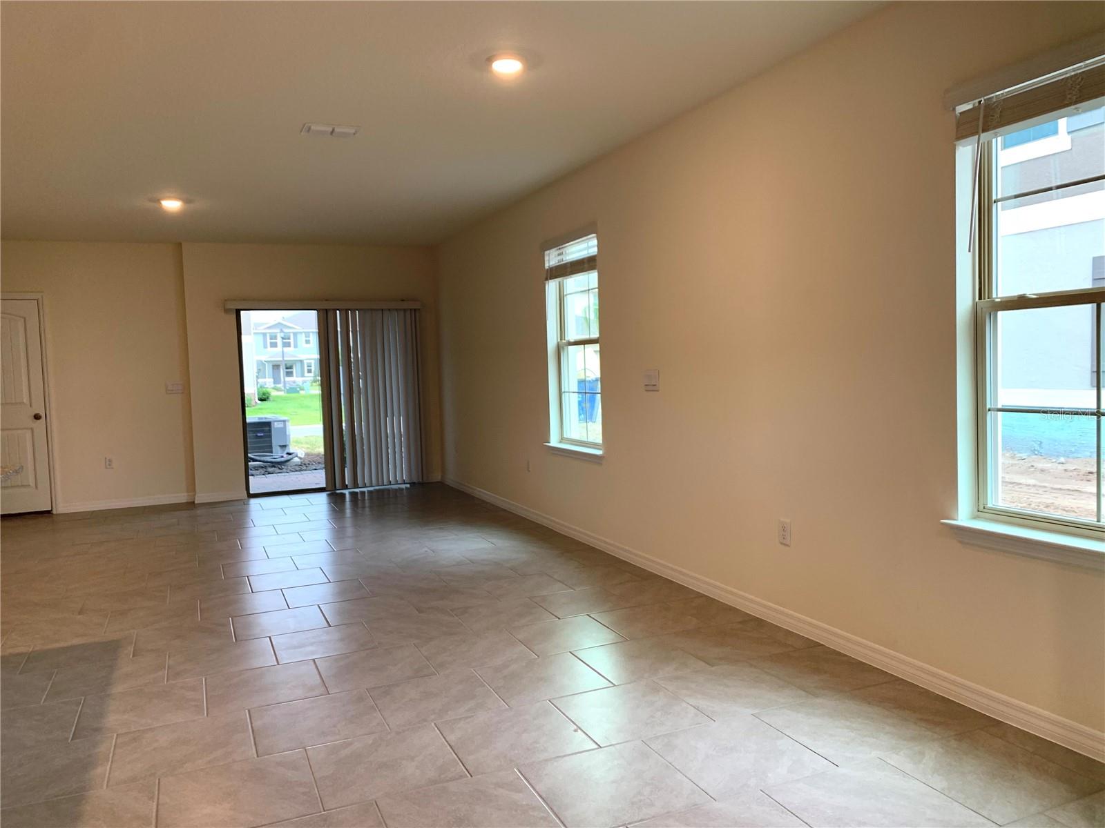 Image 8 of 39 For 13118 Bounty Avenue