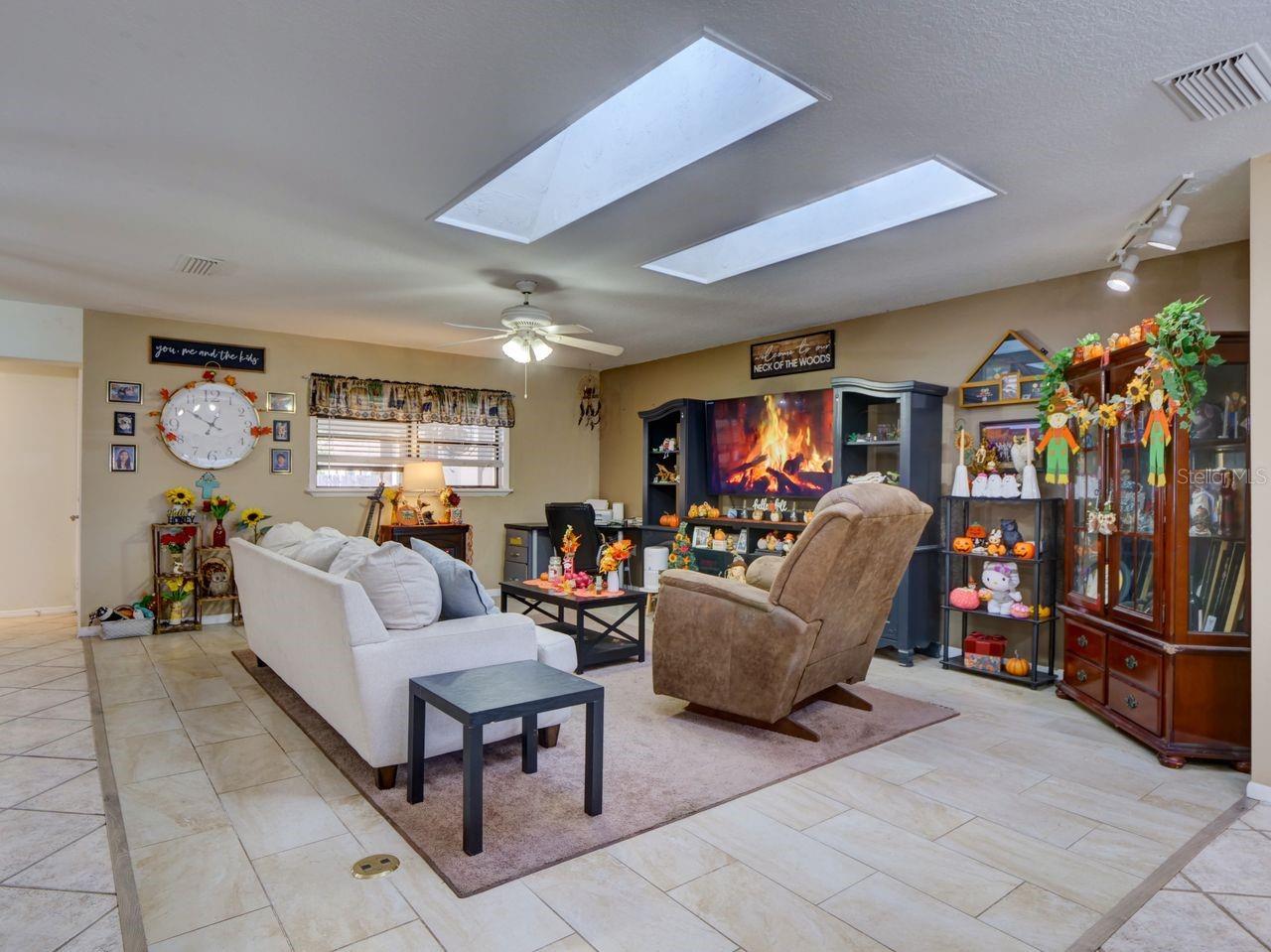 Image 6 of 27 For 31126 Prestwick Avenue