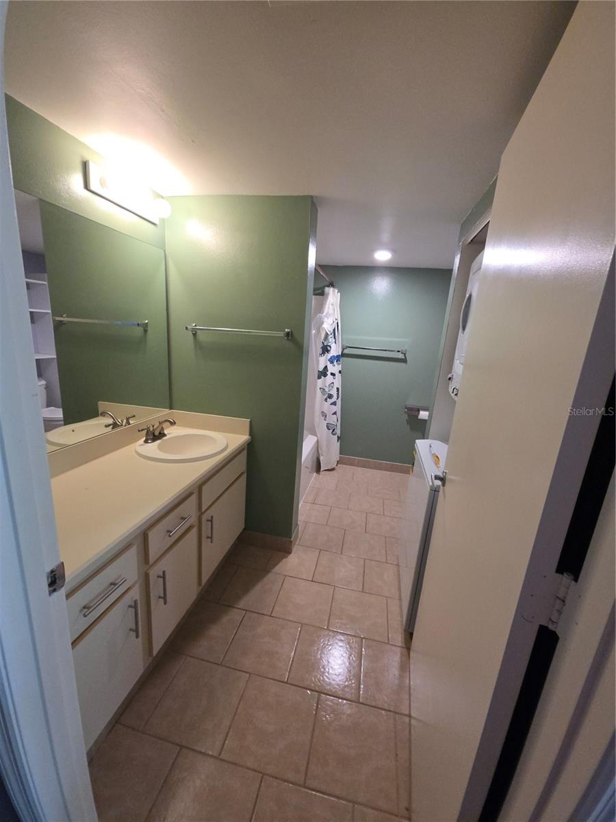 Image 43 of 68 For 1601 Big Tree Rd  901