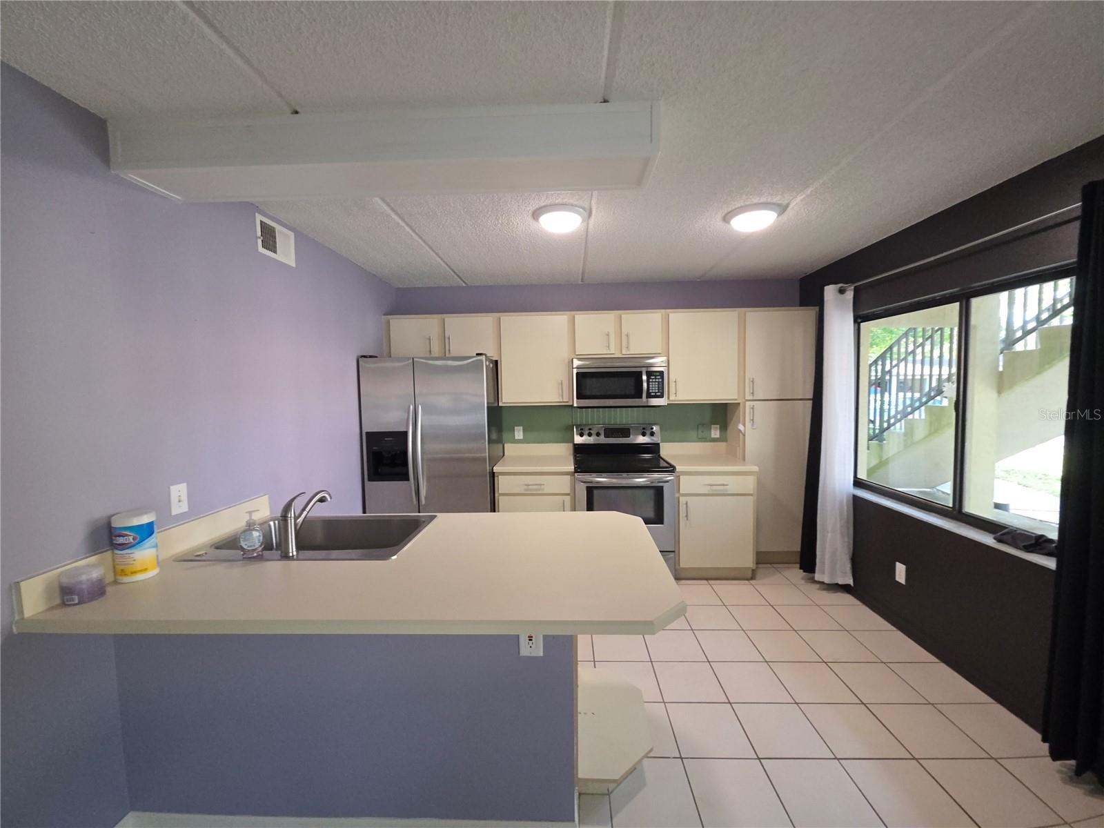 Image 5 of 68 For 1601 Big Tree Rd  901