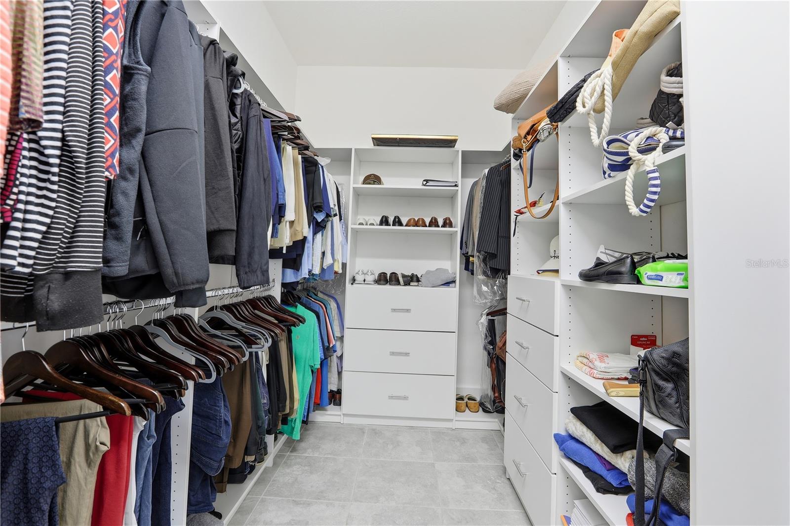 Image 16 of 51 For 13001 Woodford Street