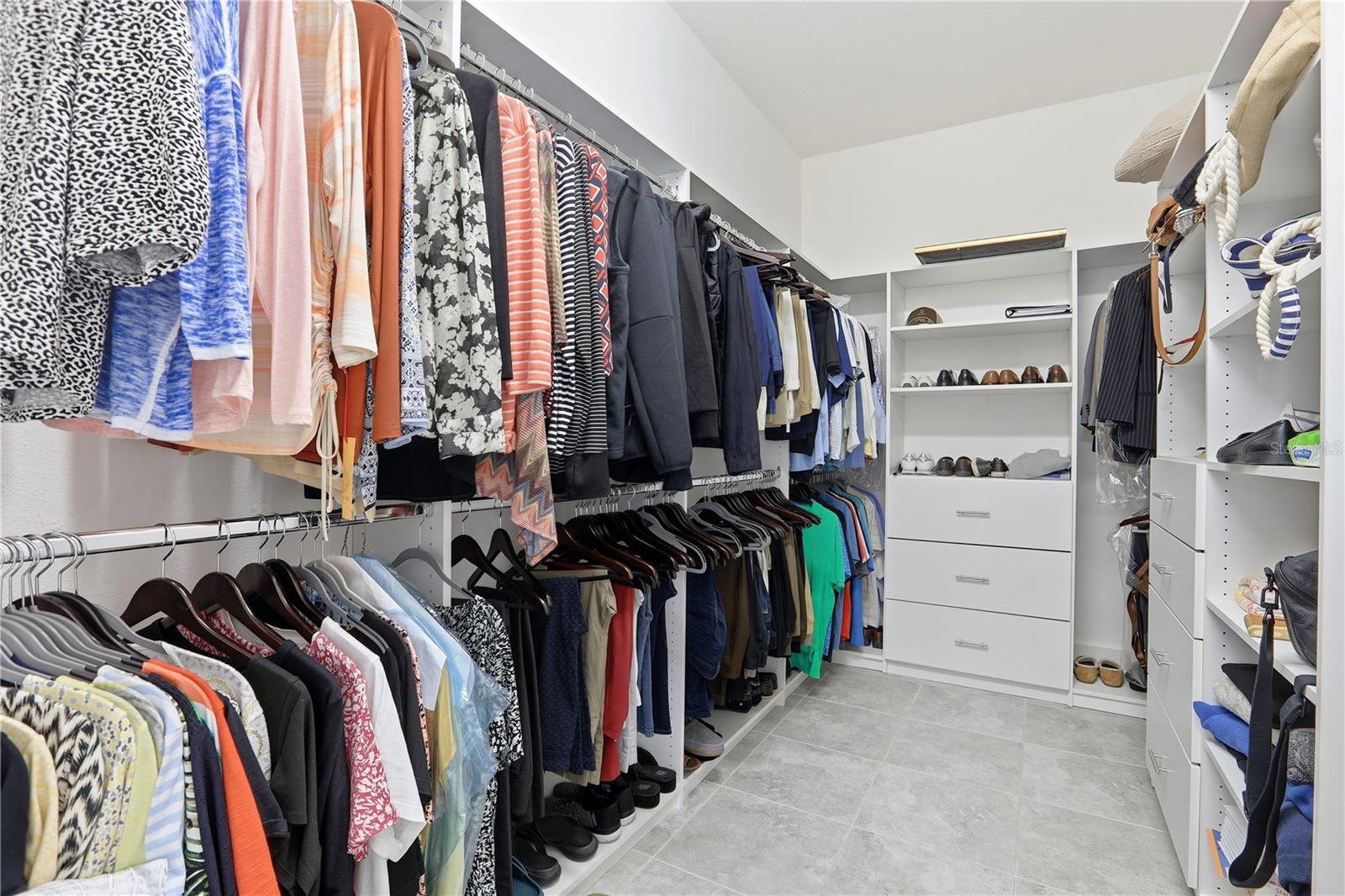 Image 17 of 51 For 13001 Woodford Street