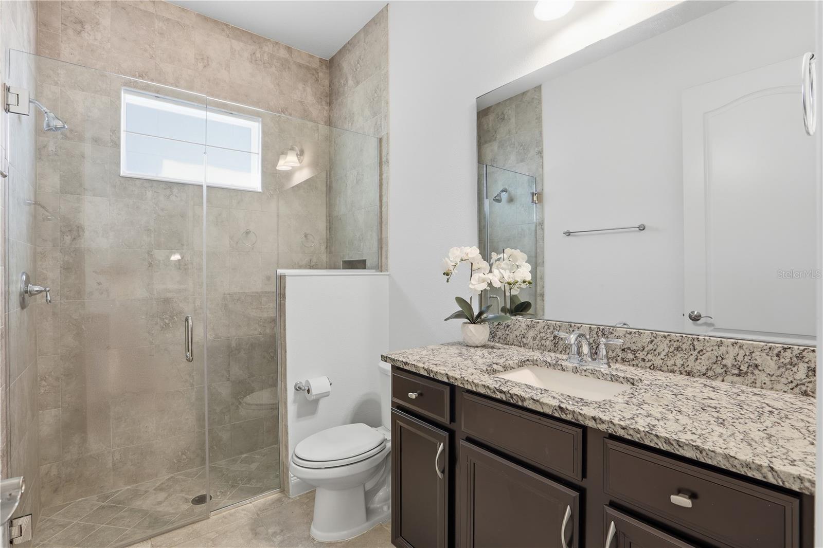 Image 22 of 51 For 13001 Woodford Street