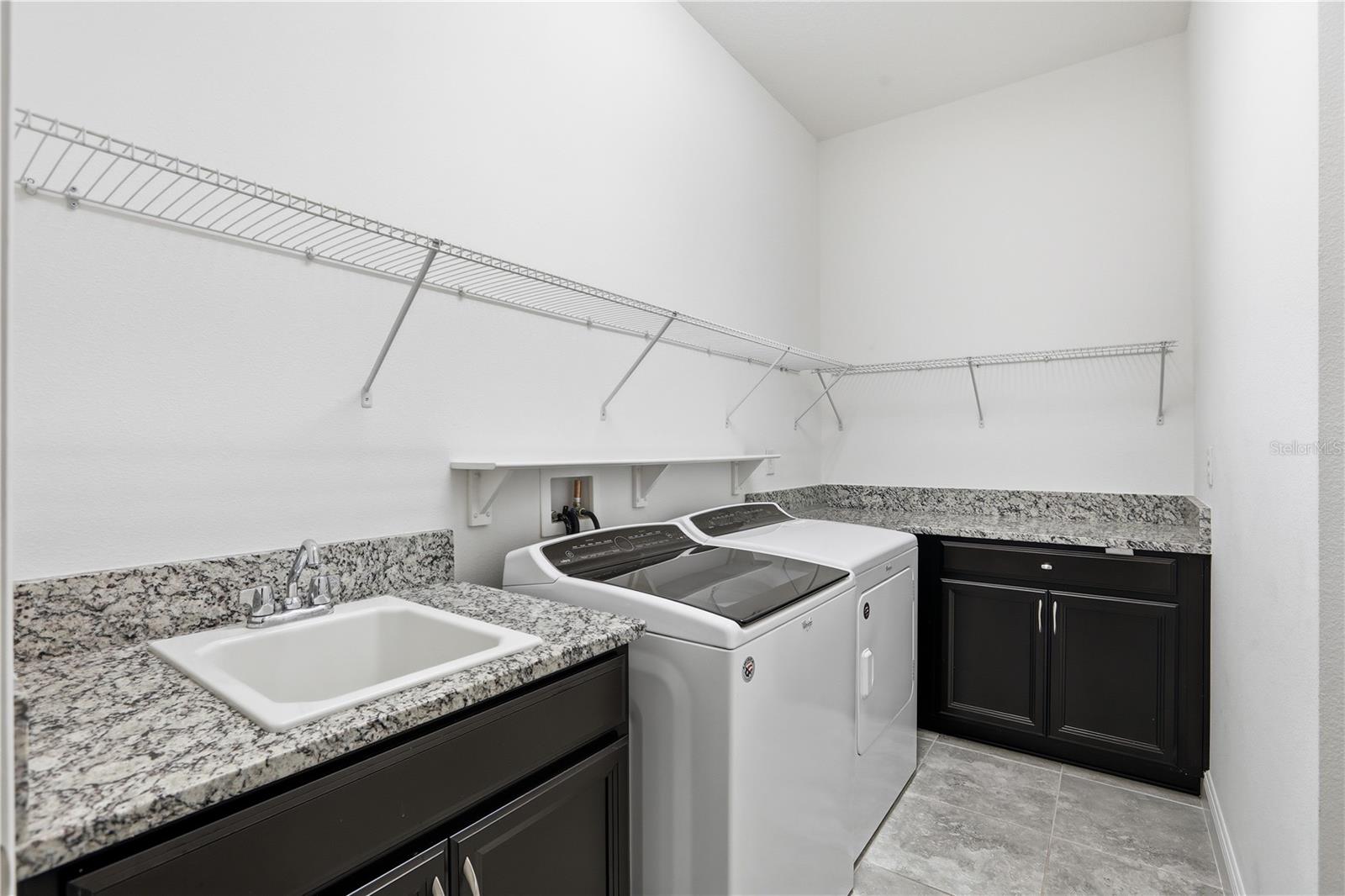 Image 25 of 51 For 13001 Woodford Street