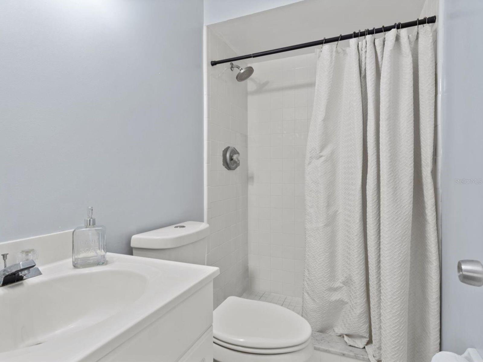 Image 11 of 23 For 920 Park Lake Circle 36