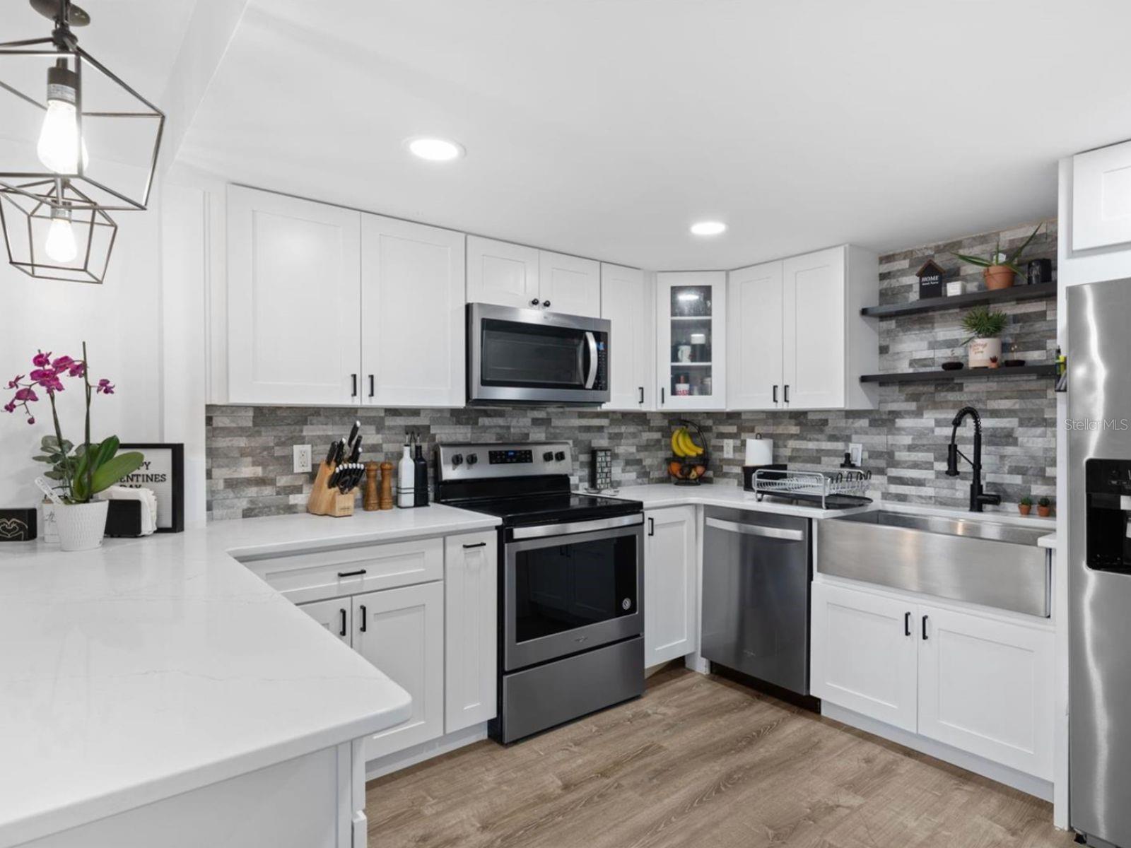 Image 5 of 23 For 920 Park Lake Circle 36