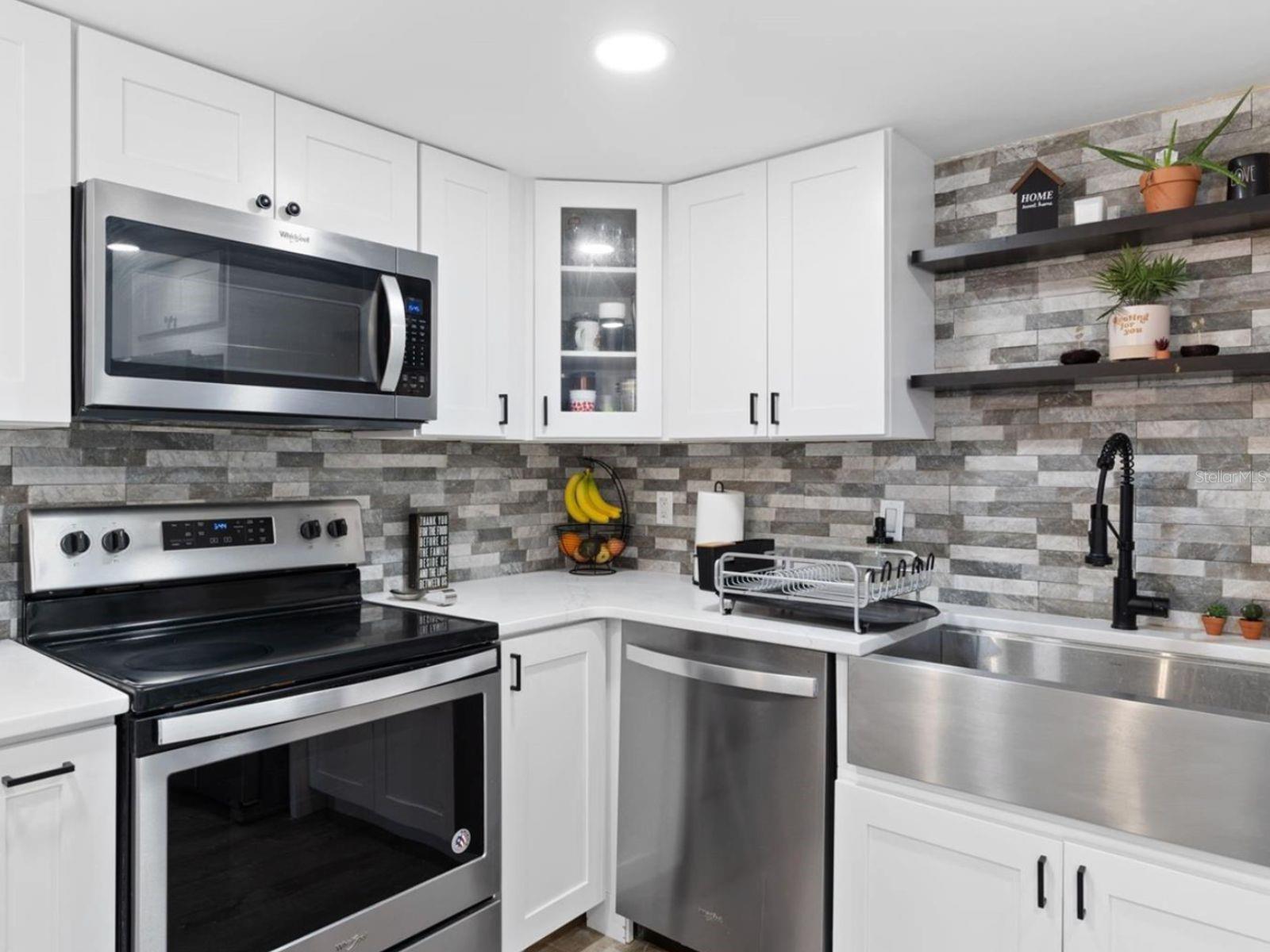 Image 6 of 23 For 920 Park Lake Circle 36