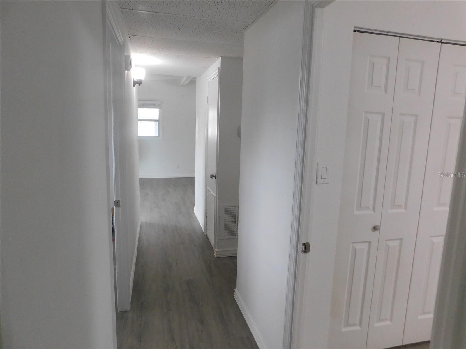 Listing photo id 8 for 2015 Wishing Well Way