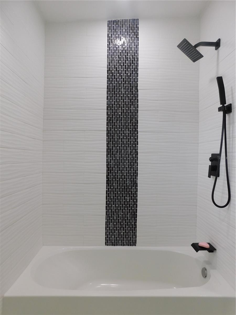 Listing photo id 13 for 2015 Wishing Well Way