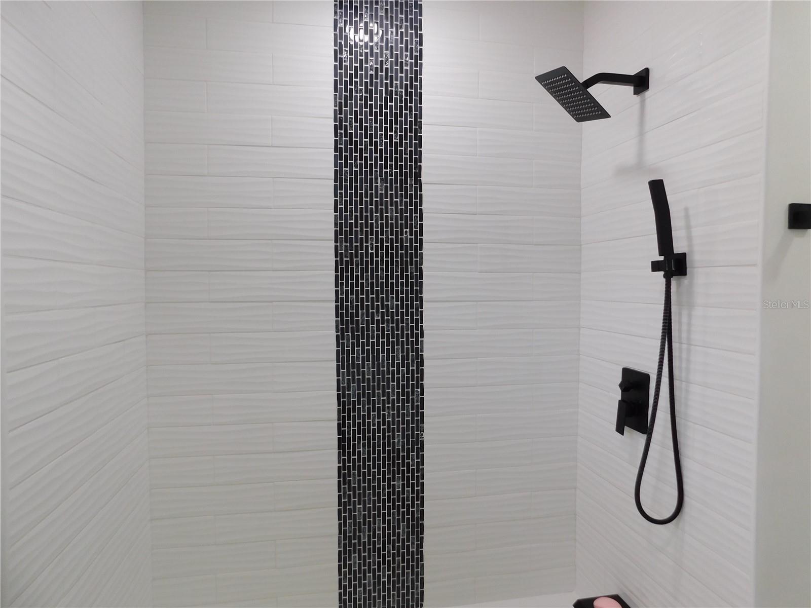 Listing photo id 14 for 2015 Wishing Well Way