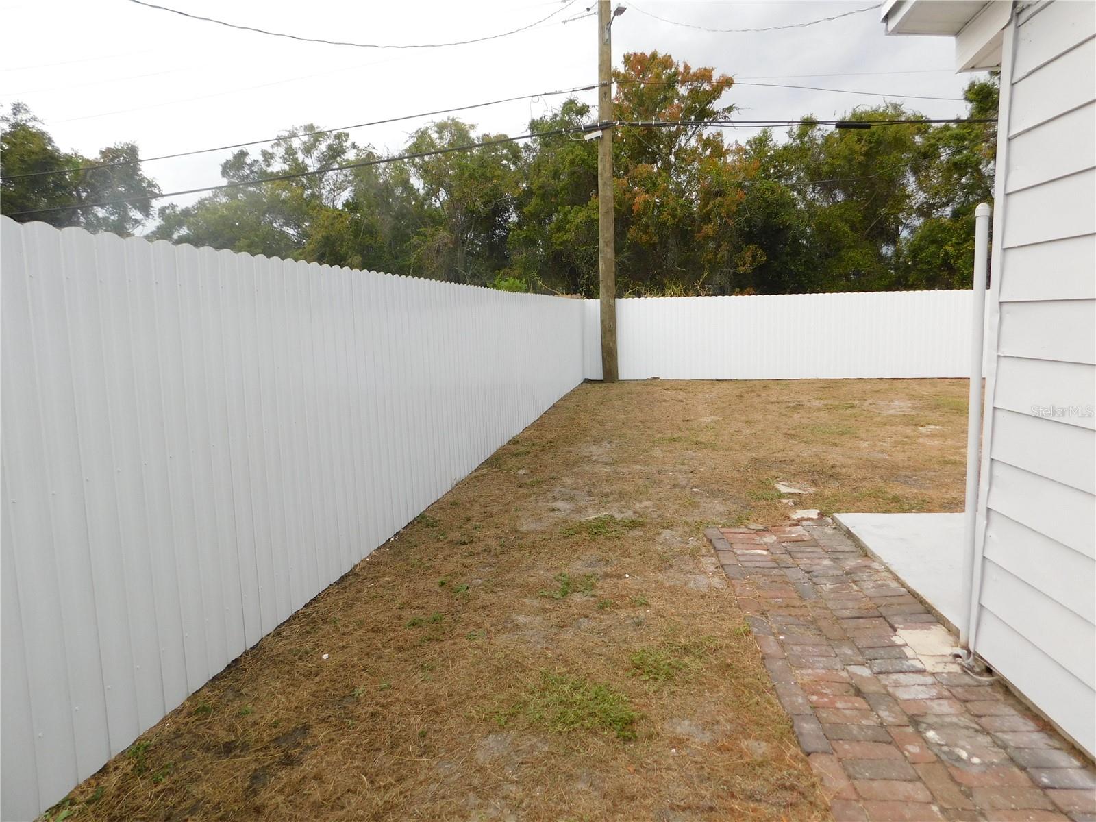 Listing photo id 21 for 2015 Wishing Well Way