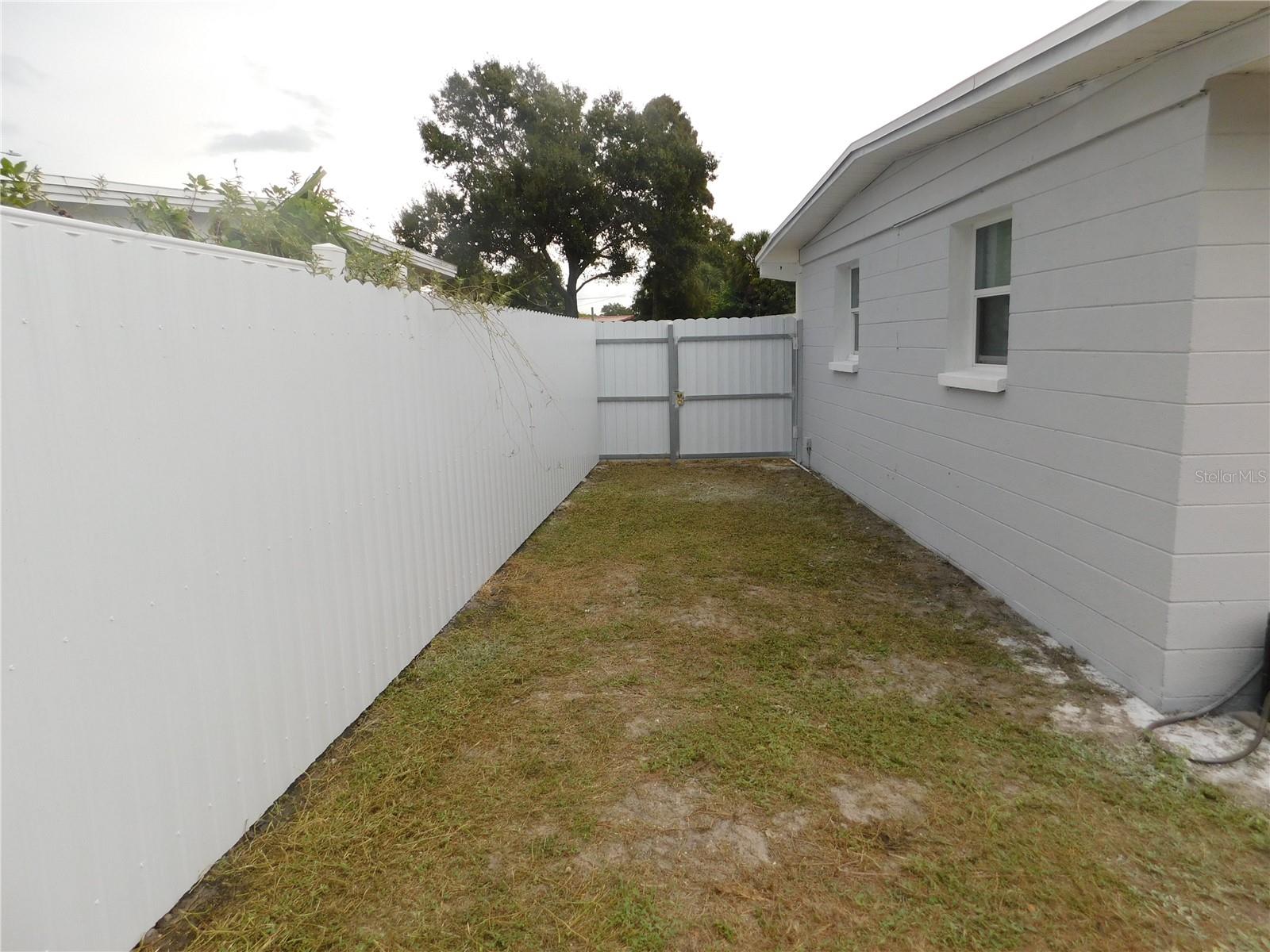 Listing photo id 22 for 2015 Wishing Well Way