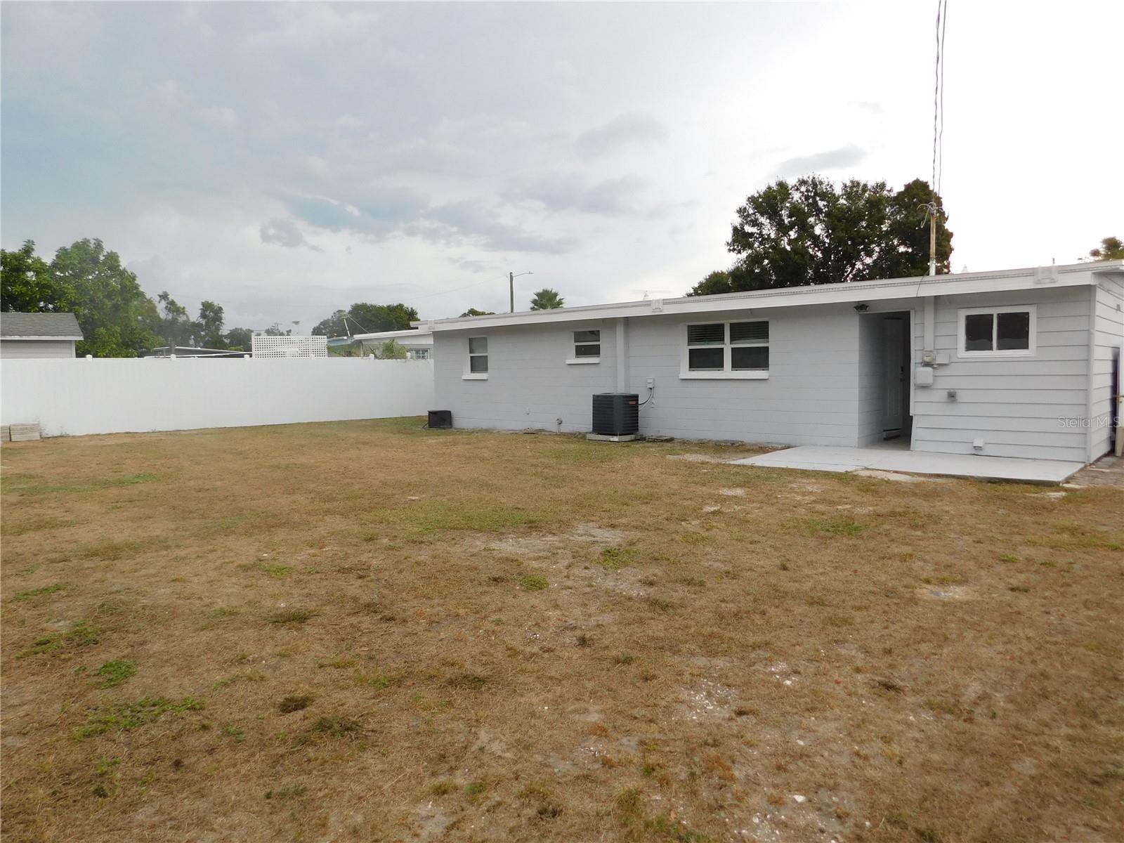 Listing photo id 23 for 2015 Wishing Well Way