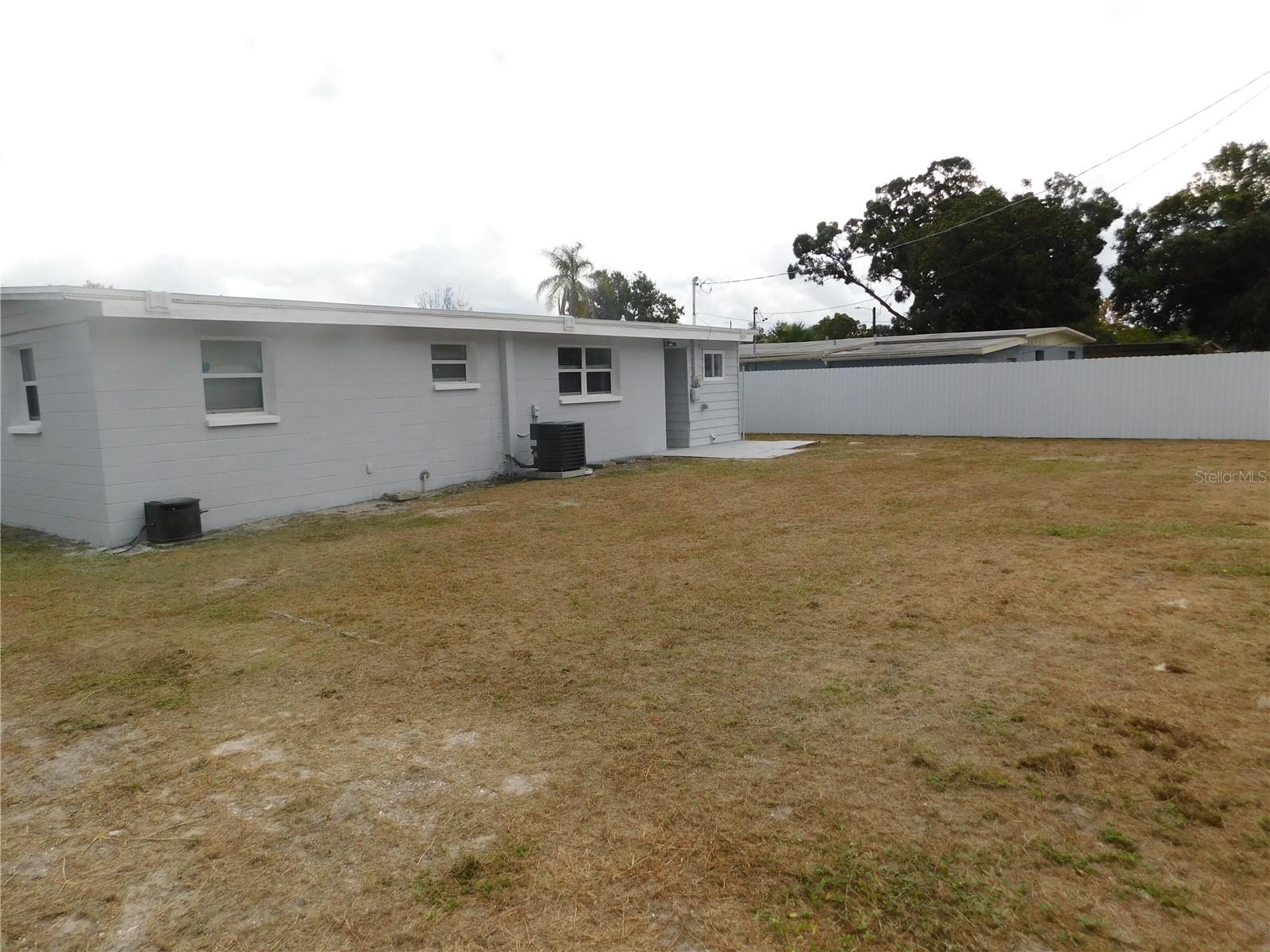 Listing photo id 25 for 2015 Wishing Well Way