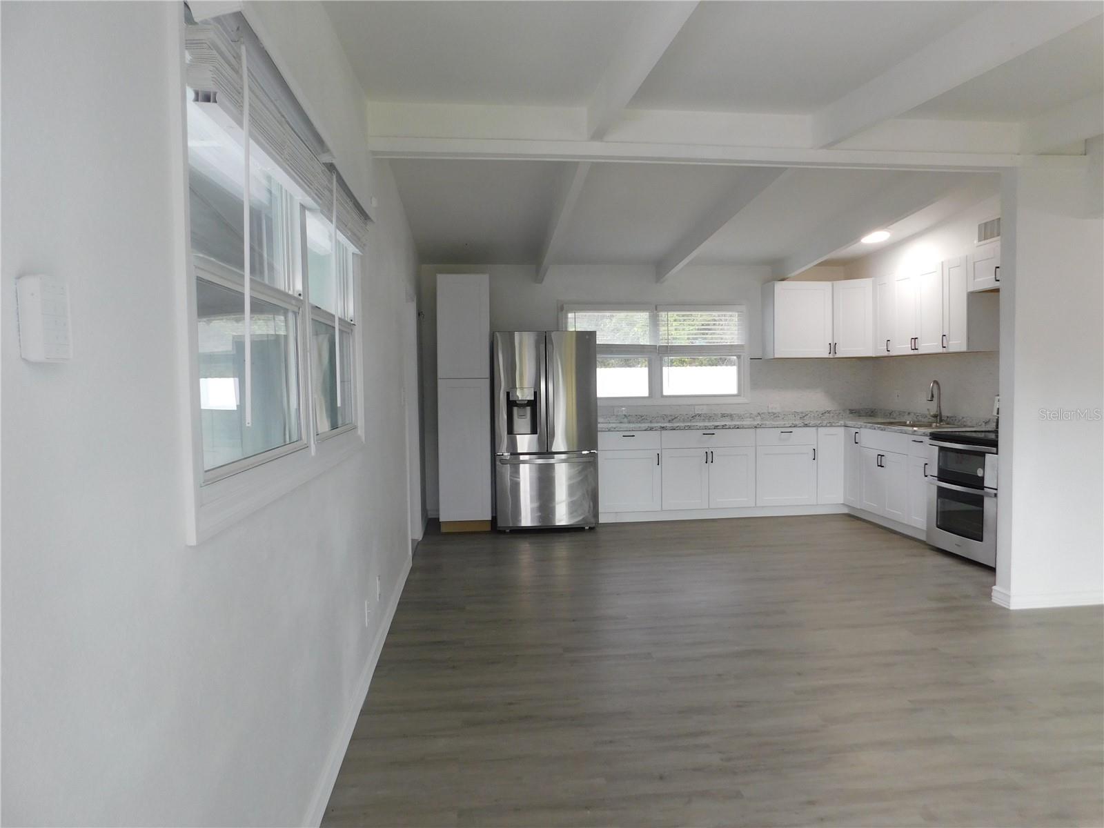 Listing photo id 3 for 2015 Wishing Well Way