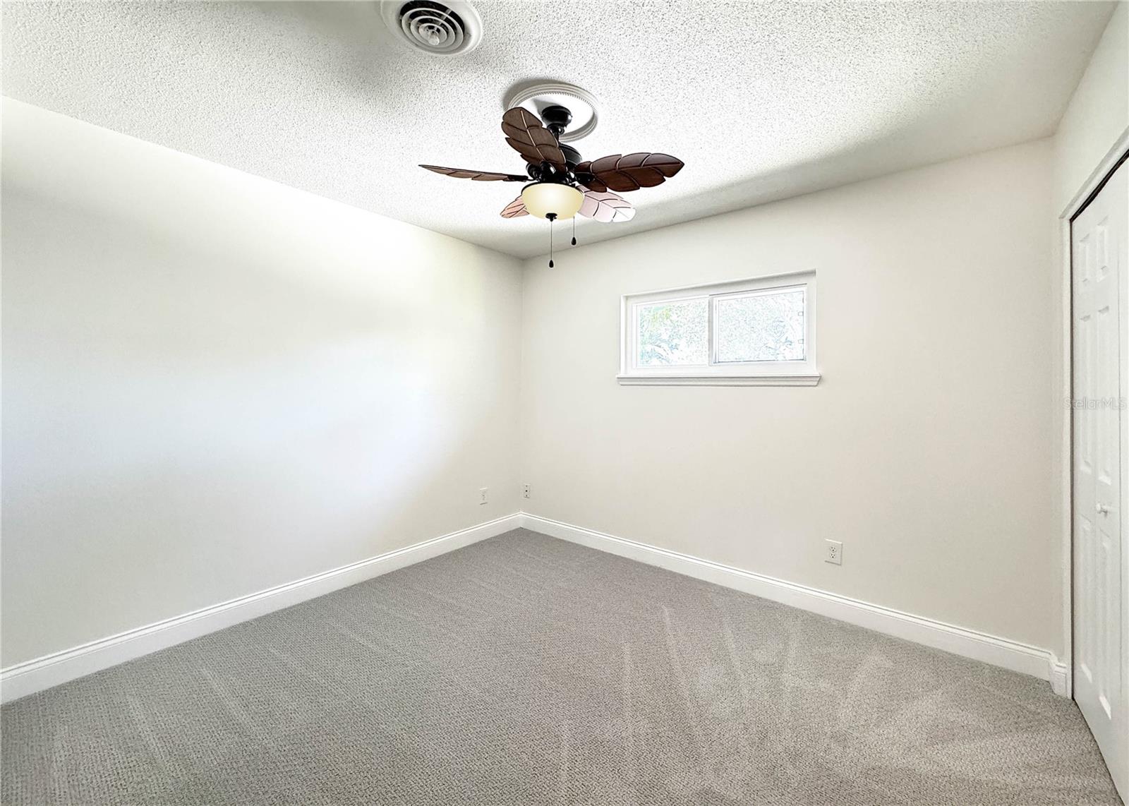 Image 25 of 43 For 422 Ranger Boulevard