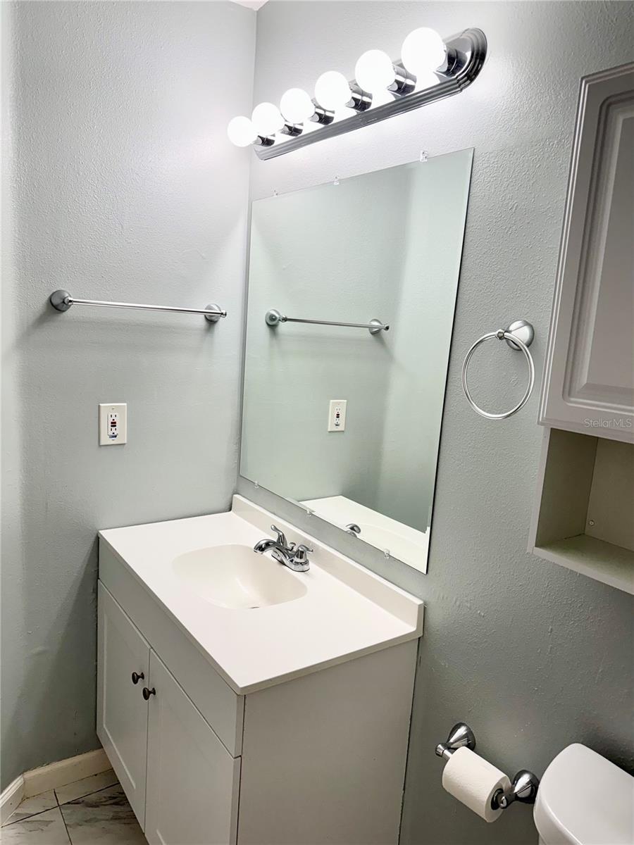 Image 16 of 23 For 2516 Grassy Point Drive 104