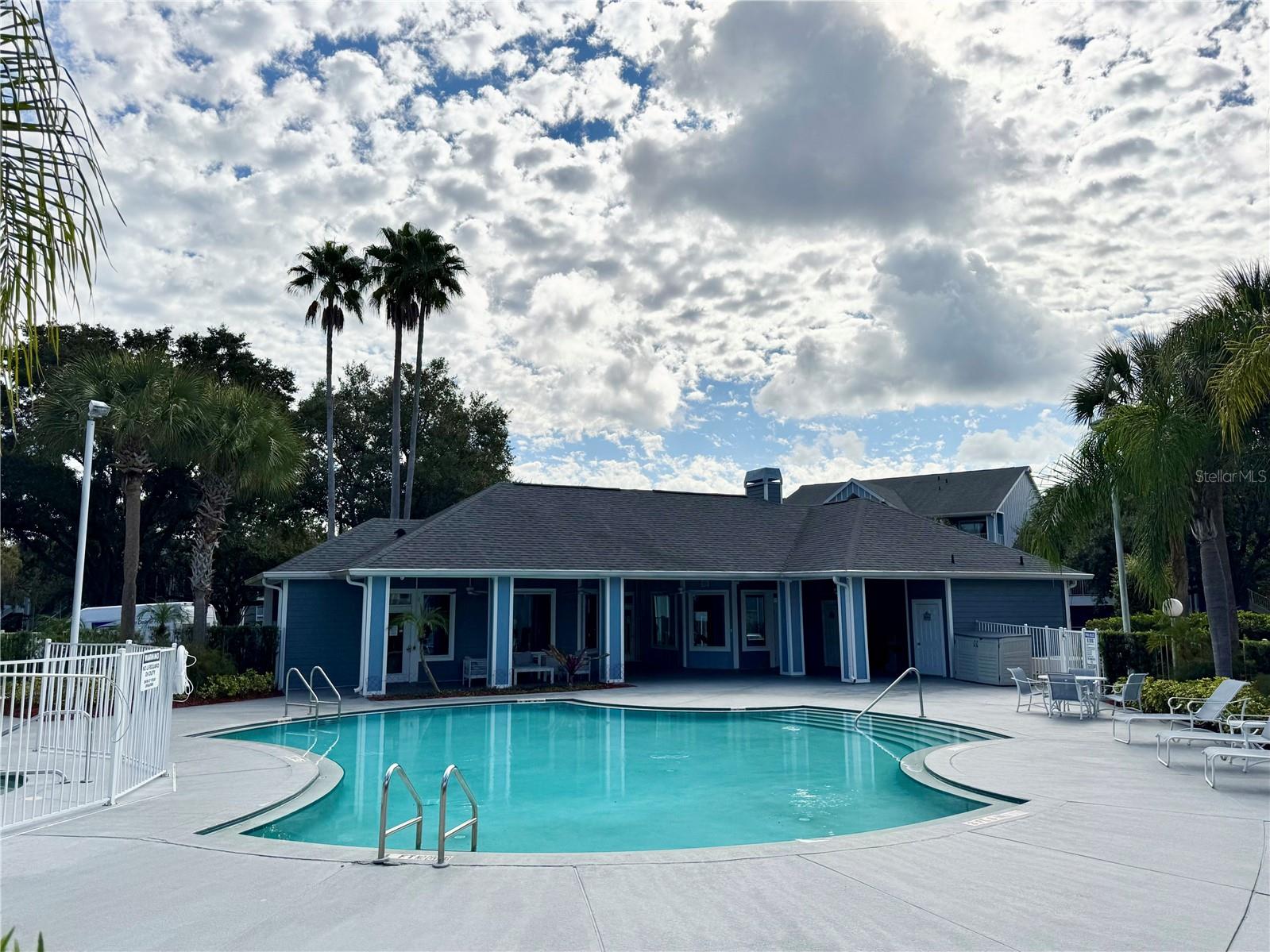 Image 21 of 23 For 2516 Grassy Point Drive 104