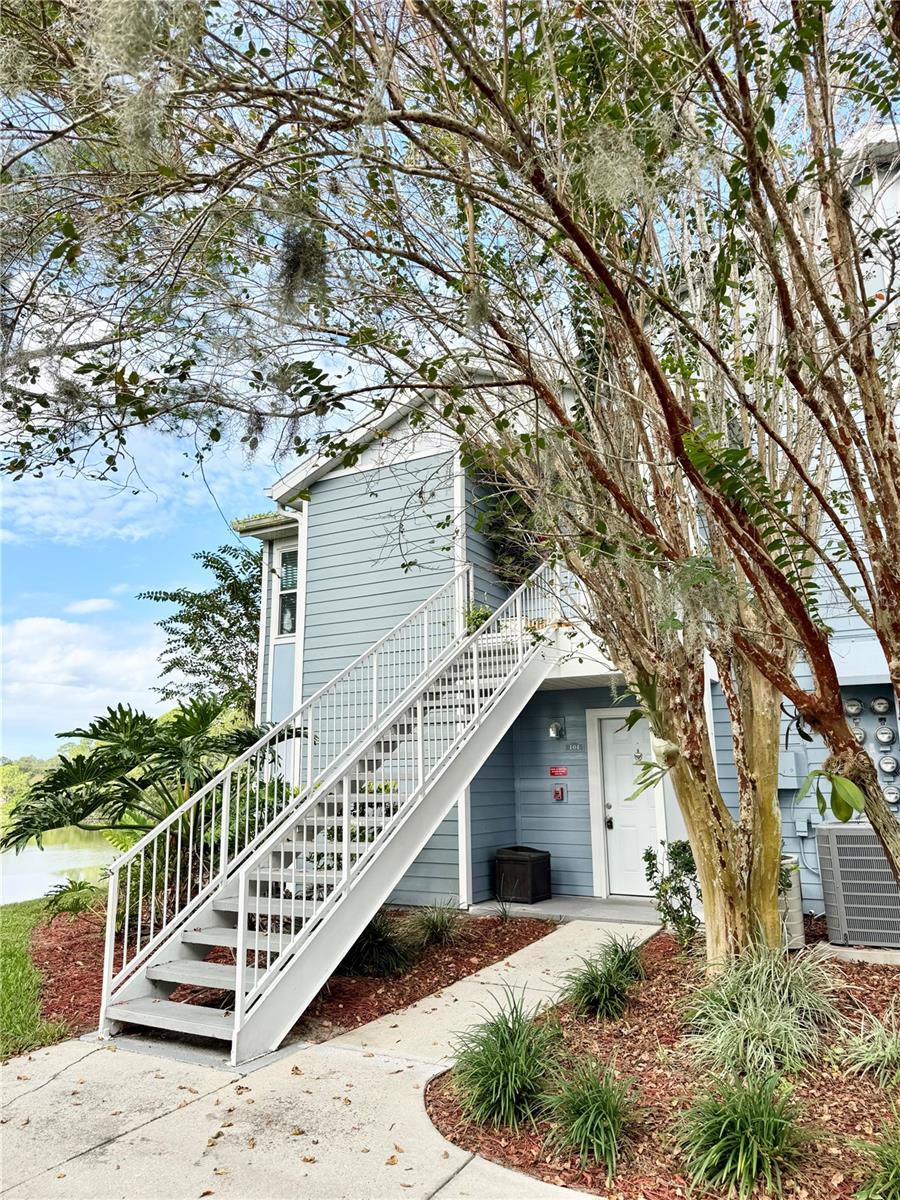 Image 3 of 23 For 2516 Grassy Point Drive 104