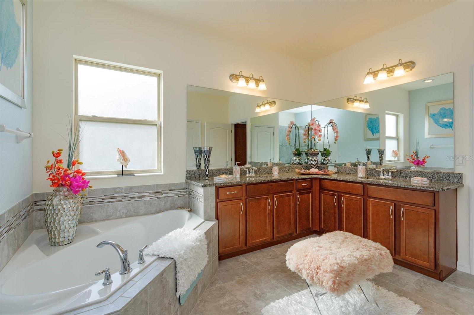 Image 10 of 35 For 2376 Timberhill Court