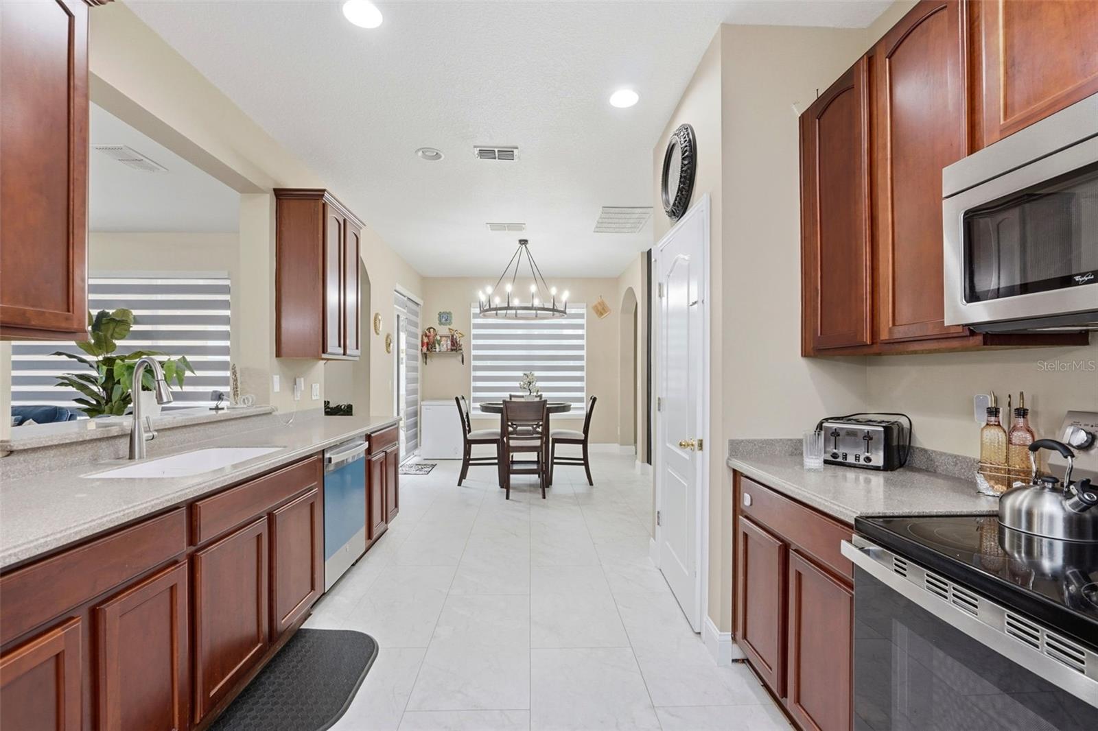 Image 12 of 46 For 2144 Continental Street