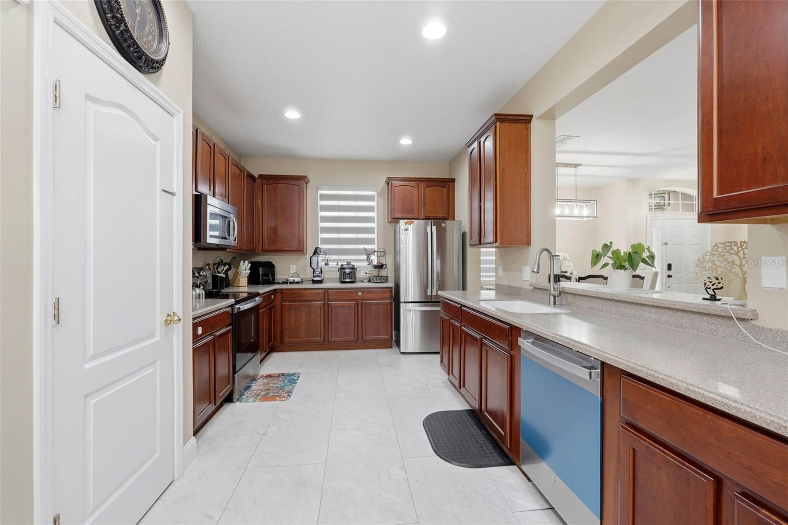 Image 15 of 46 For 2144 Continental Street