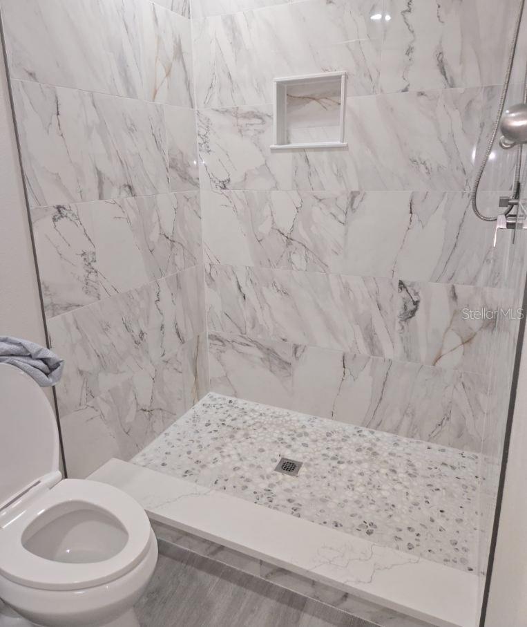 Image 33 of 46 For 2144 Continental Street