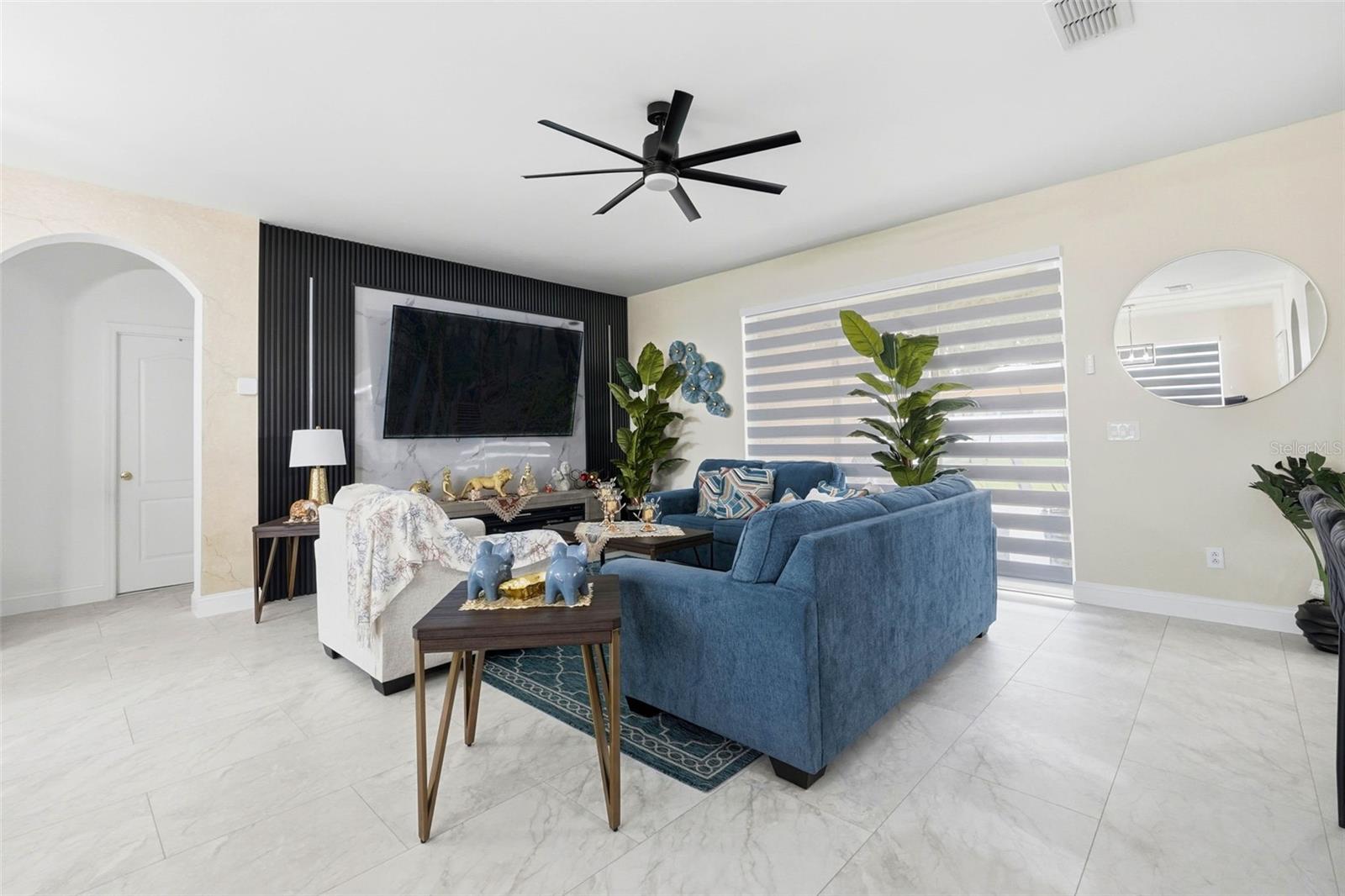 Image 7 of 46 For 2144 Continental Street