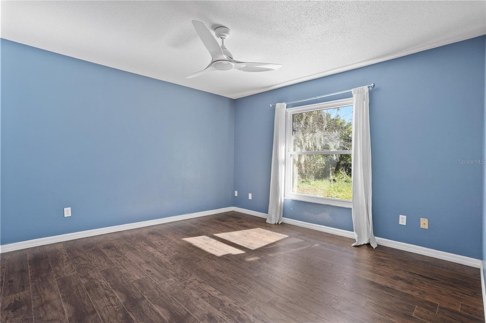 Image 10 of 50 For 4942 Eden View Court