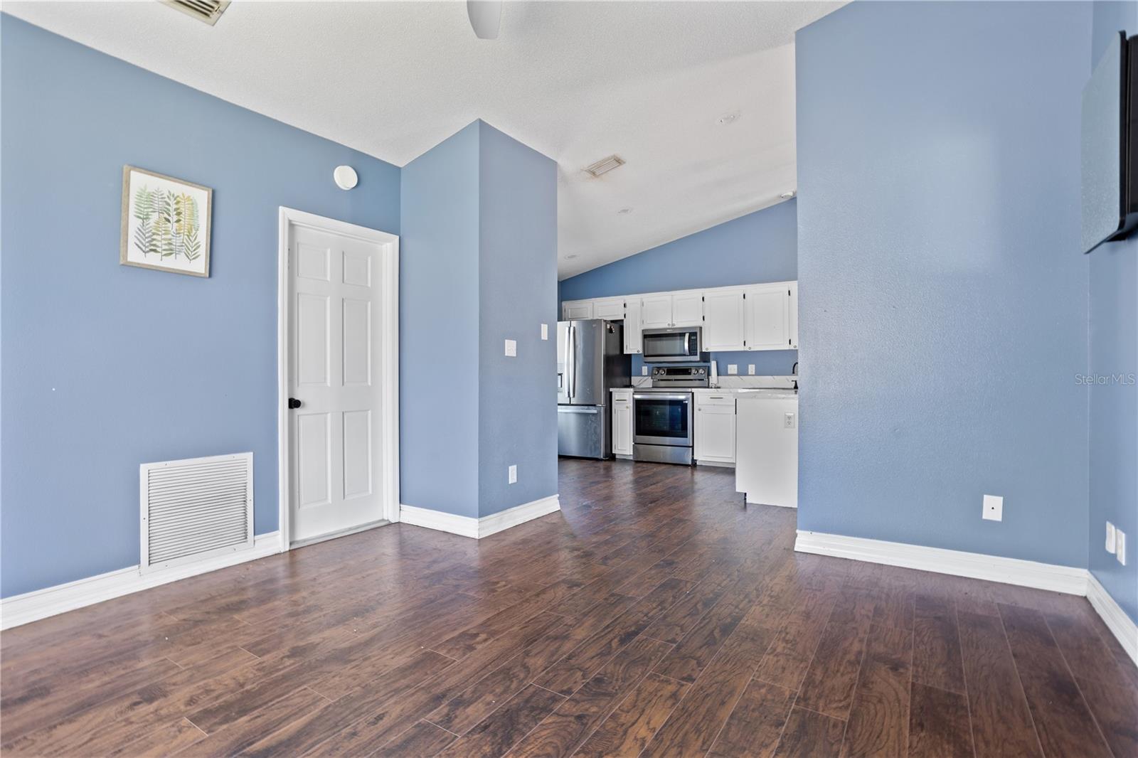 Image 17 of 50 For 4942 Eden View Court