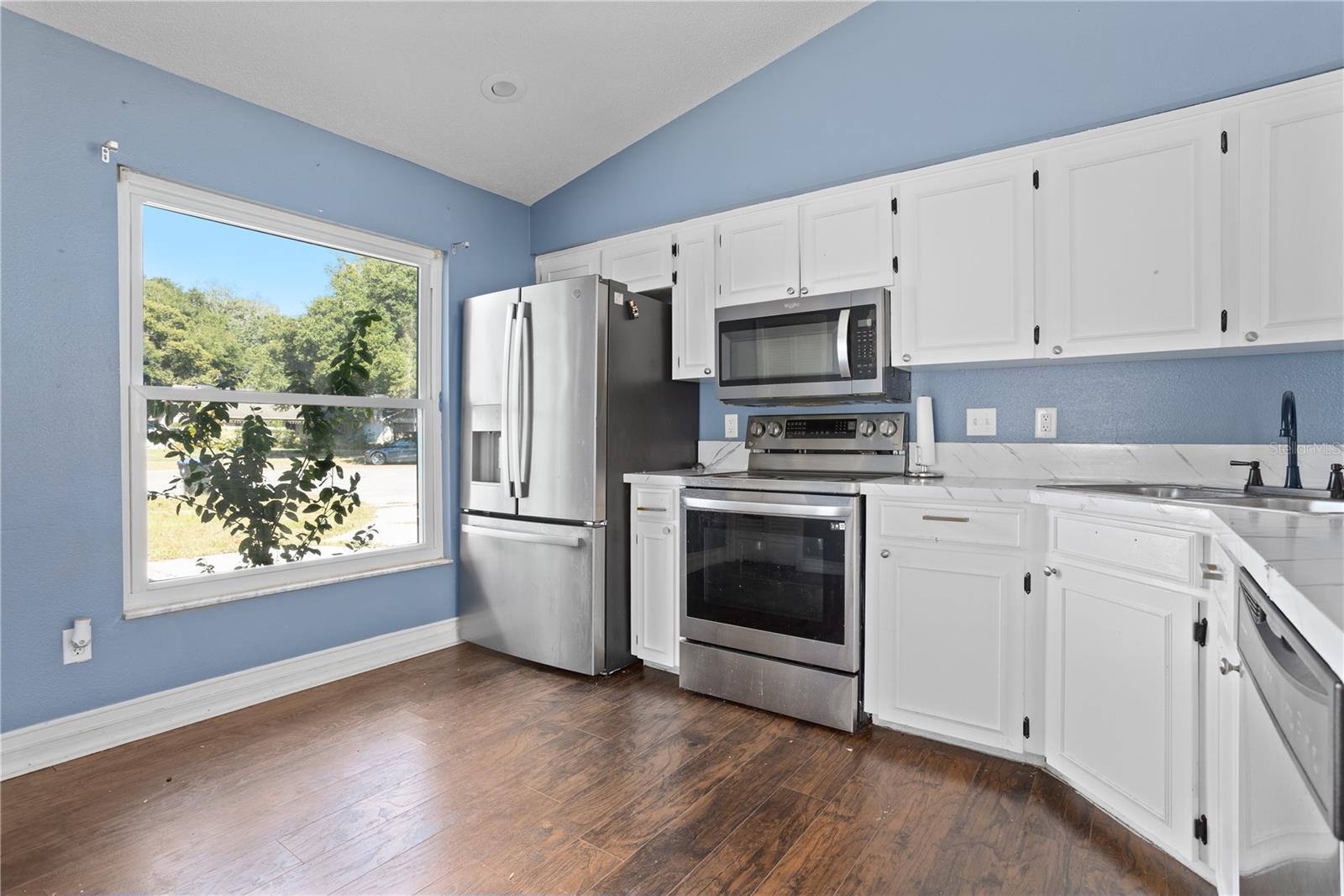 Image 19 of 50 For 4942 Eden View Court