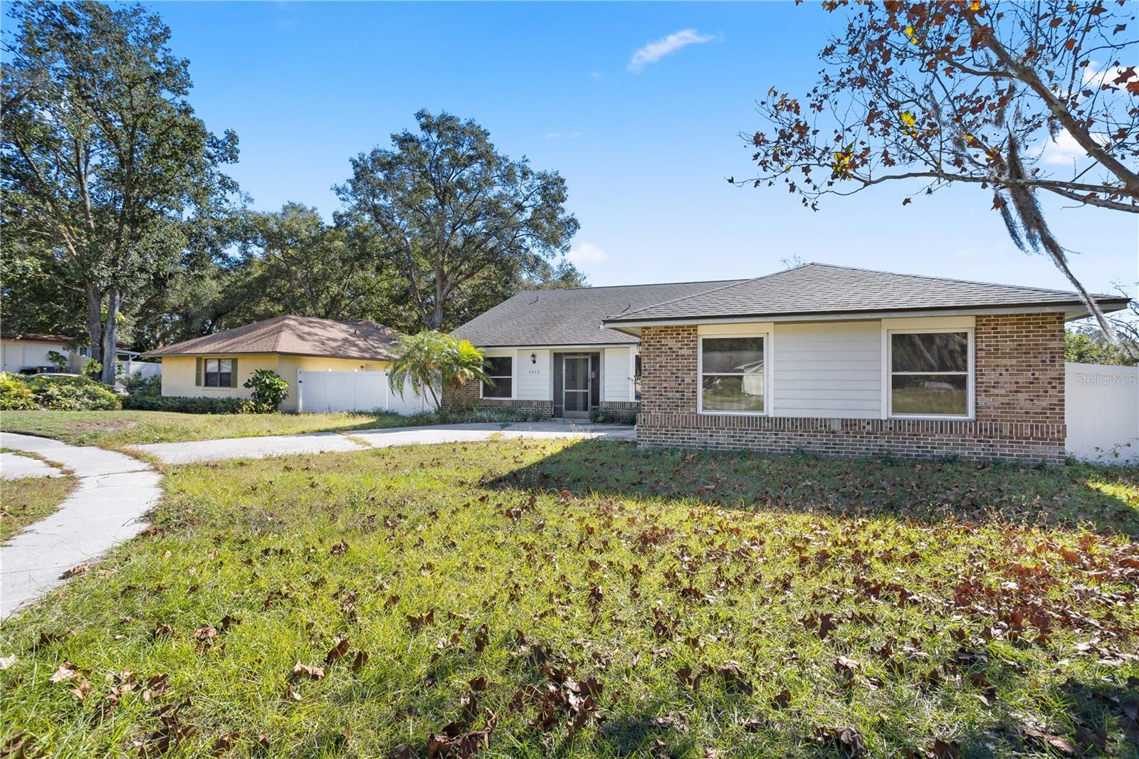 Image 4 of 50 For 4942 Eden View Court