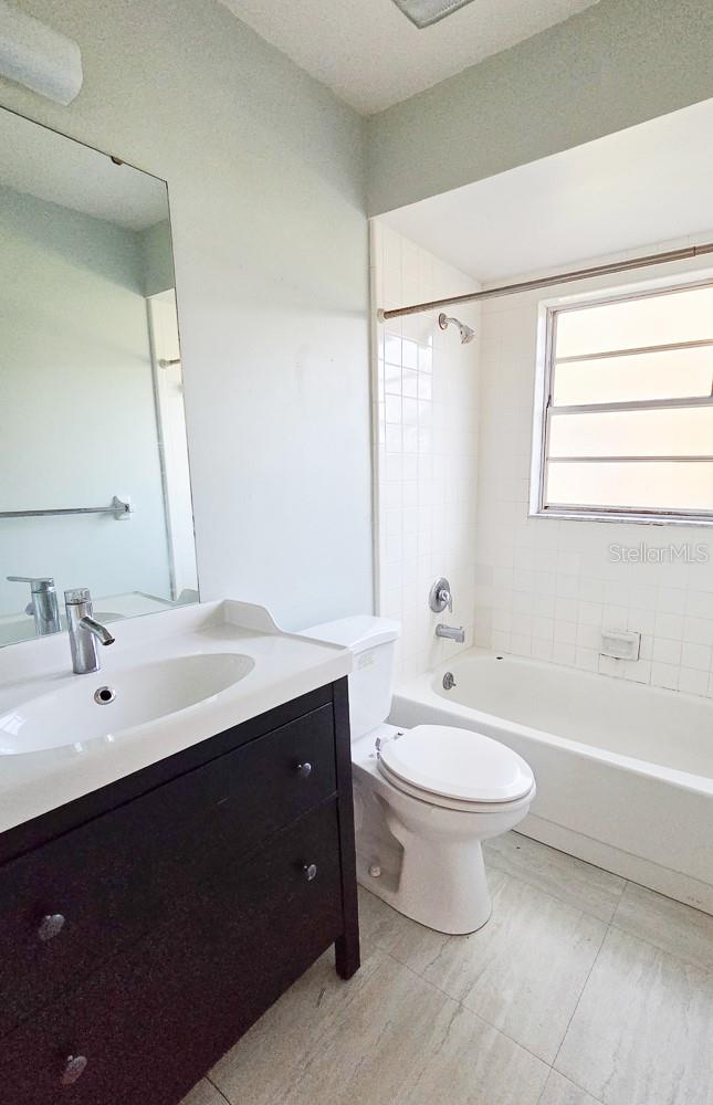 Image 17 of 22 For 218 San Fernando Court