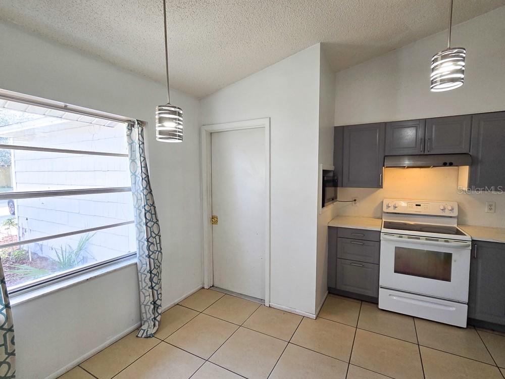 Image 4 of 22 For 218 San Fernando Court