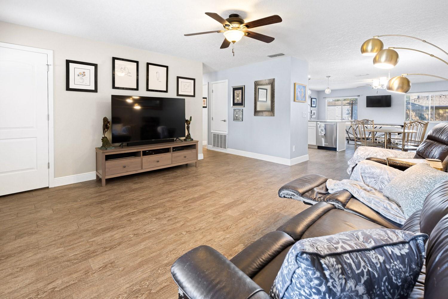 Image 16 of 41 For 8419 Cambay Avenue