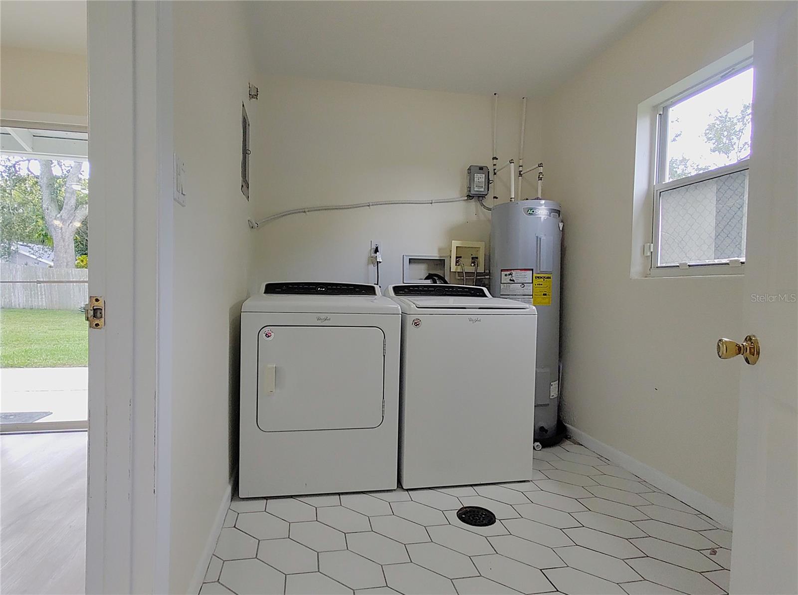 Image 21 of 30 For 516 Ellsworth Street