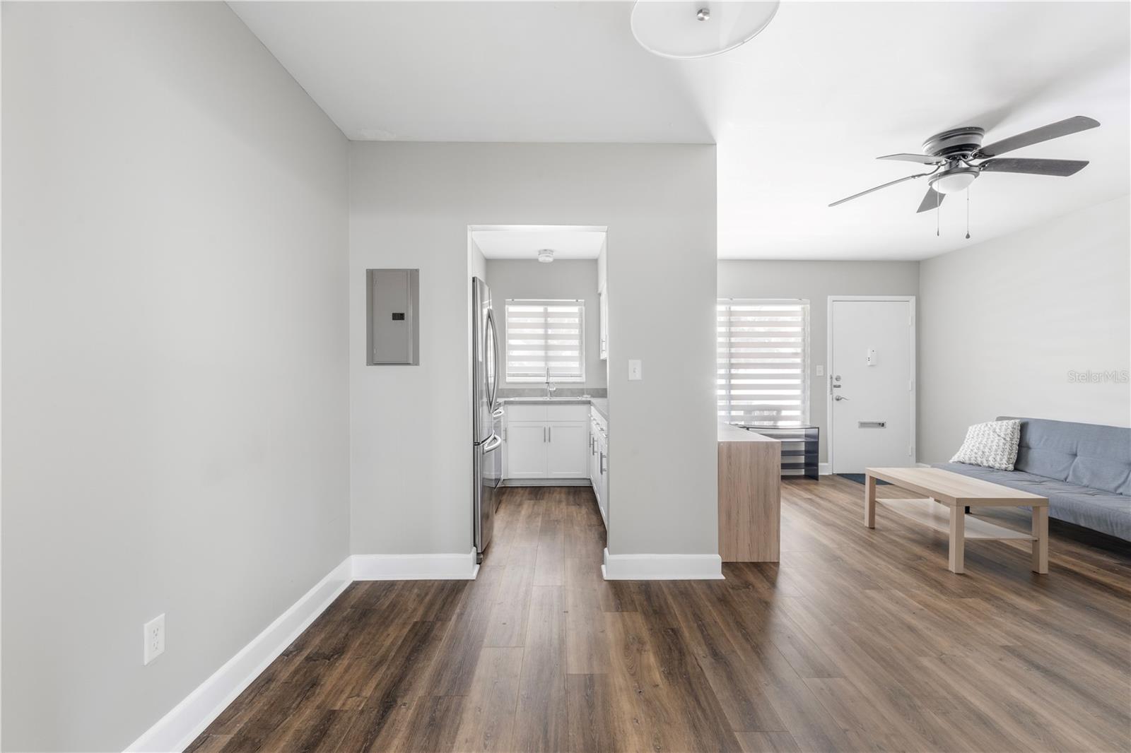 Image 11 of 25 For 1140 Orlando Avenue E-11