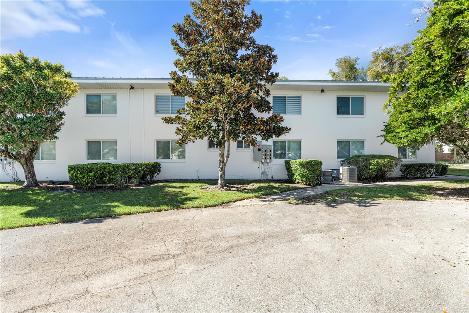 Image 21 of 25 For 1140 Orlando Avenue E-11